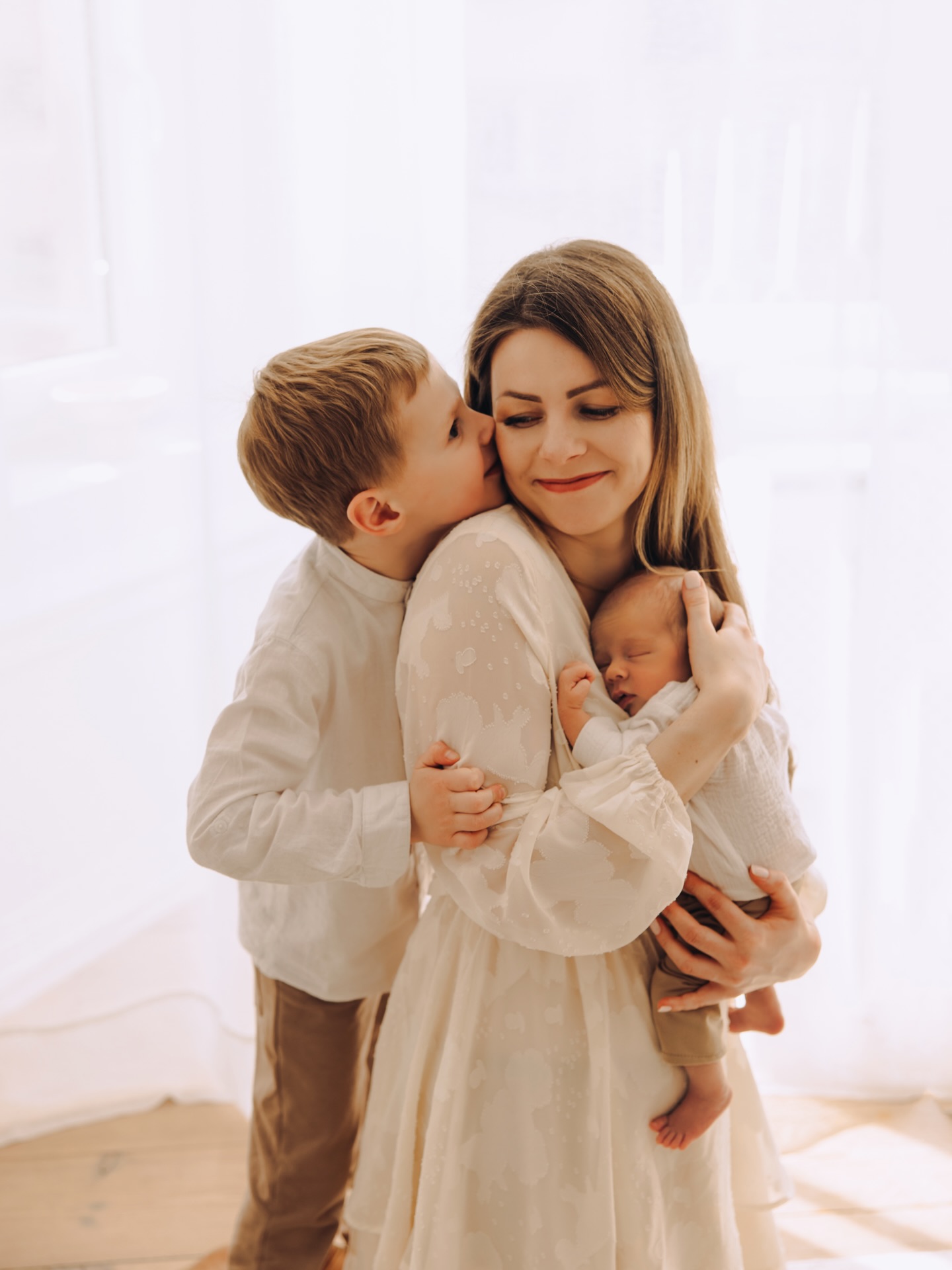 Niektórzy twierdzą ,że mężczyznę swojego życia trzeba sobie urodzić 🤍
Nie warto się w tym ograniczać, mężczyzn można mieć przecież przecież wielu ;) szczególnie tych wyjątkowych ✨
•sesja noworodkowa • sesja z rodzeństwem • pierwsze chwile razem • bracia • sesja rodzinna • naturalna sesja noworodkowa • witaj na świecie
#fotografwroclaw #sesjanoworodkowawroclaw #sesjazdjeciowawroclaw #sesjarodzinnawroclaw #sesjalifestylowawroclaw