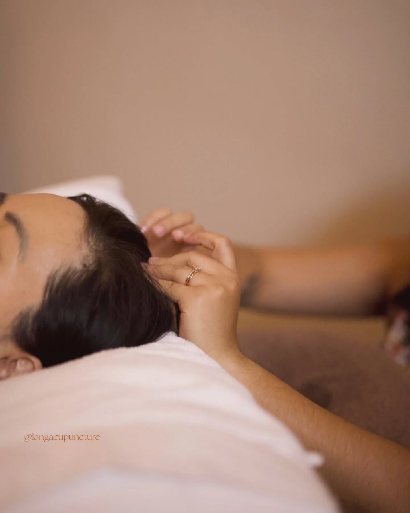 Head points to calm the mind...
#acupunctureclinicbrisbane #brisbaneacupunctureclinc