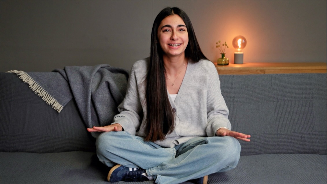 Keana hat ein neues About Me.
Ein About Me ist oft der erste echte Eindruck, den Caster*innen, Agenturen und Entscheider von dir bekommen. Noch bevor sie dich live erleben, sehen sie: Wer bist du? Wie wirkst du? Was bringst du mit?
Gerade auf Schauspielportalen ist es ein zentrales Tool, um sichtbar zu werden – und vor allem greifbar.
Keana bringt genau das auf den Punkt: klar, präsent, mit Haltung und Humor.
Wenn du dein About Me auf das nächste Level bringen willst – melde dich.
Vertreten wird Keana von @soehne.toechter
Da Keana minderjährig ist, zeige ich hier nur Screenshots – ihr vollständiges About Me läuft auf den gängigen Schauspielportalen.
#shortlistcoaching #aboutme #casting #actress #acting