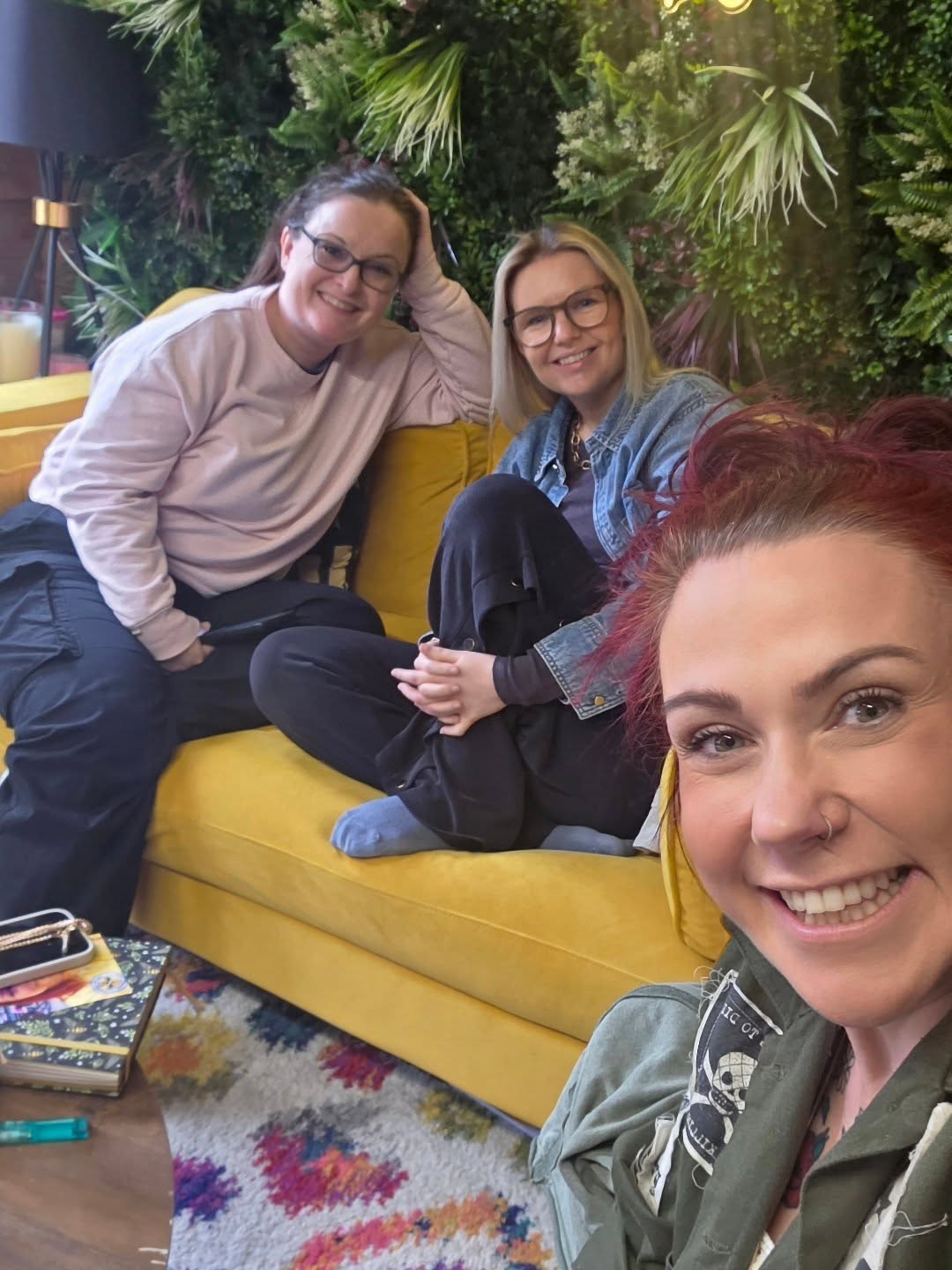 Shed Day with my ride or dies.
We've made some BIG plans.
We're making some BIG moves.
Have things been tough? Yes.
But tough is a season, not a destination.....
And the things we're about to do are going to move the needle AGAIN.
All will be revealed....keep watching... š„š„š„š„