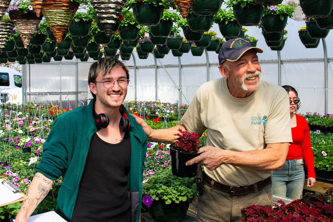We hosted the greenhouse management class from @sunycobleskill last week for a tour of the farm!
We love the opportunity to share our years of experience with the next generation of agriculturists, something we do often around here. Weβre looking forward to a visit from the vegetable management class next week!
πΈ Thank you @r.p._.sports for the photos!