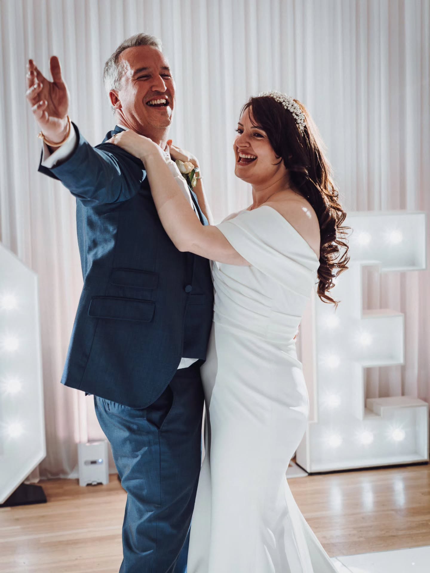 Golden light, big laughs, and a dancefloor that did not quit… Saturday at Ufford Park was one of those weddings you wish you could bottle up.
The kind of day where nothing feels forced—just real moments, real people, and a whole lot of fun. From emotional vows to absolute chaos on the dancefloor (the good kind), this is exactly why I love what I do.
If your wedding feels like you, you’re already winning. 💛
#essexweddingphotographer #suffolkwedding #uffordparkwedding #documentaryweddingphotography #candidweddingphotographer