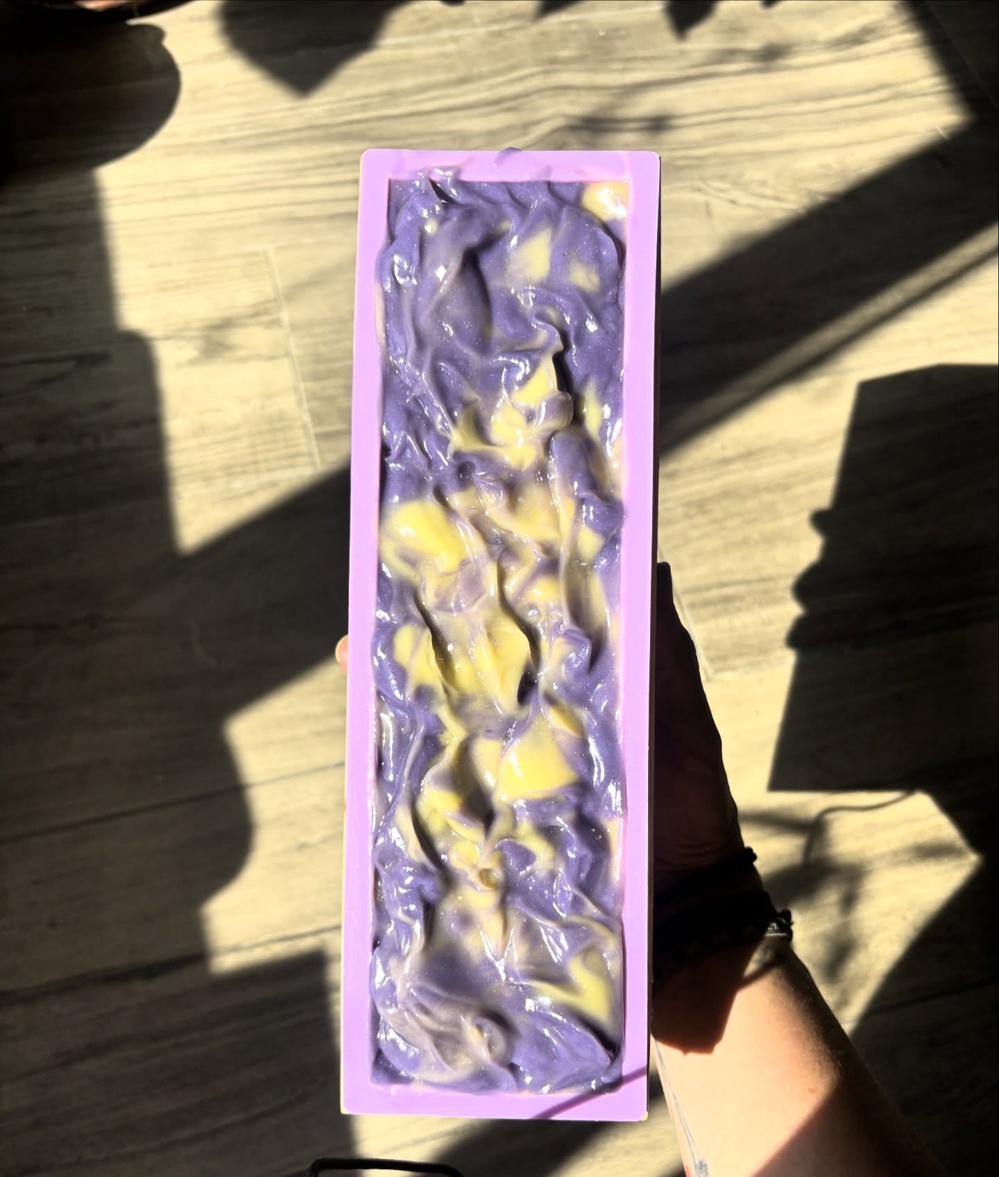 Dear Lavender Woods: I cannot wait to cut you open 😍
I can’t explain how the combo of lavender and balsam blend to make to most awesome scent ever. Ypull@just have to come see for yourself 😇
Available at @eastonfarmersmarket May 15!
#artisansoap #farmersmarketfinds #smallbusiness #madewithlove #allnaturalskincare