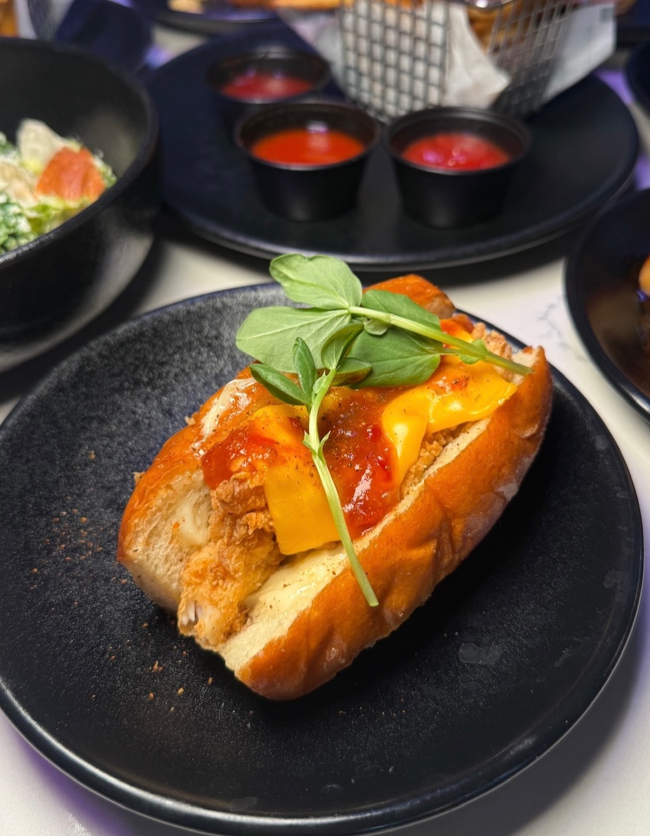 Beautiful days like this call for something indulgent. A fish and cheese bite that’s rich, layered, and made to pair perfectly with a cocktail in hand. Settle in for happy hour, catch the vibe, and let us take it from there.
See you at 5. ✨🍹