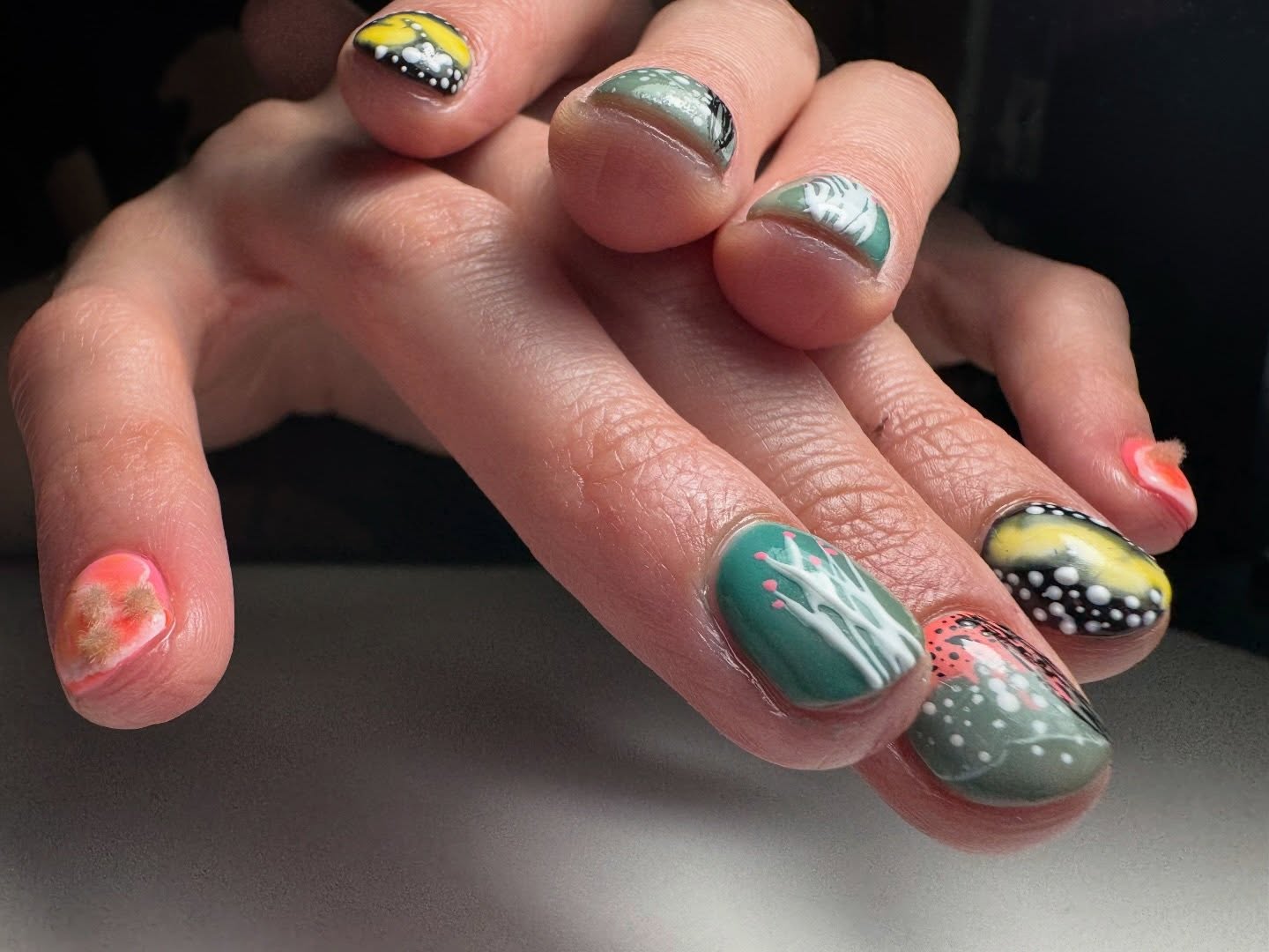 I am OBSESSED with how these turned out!!!!!!!!! From sketch to reality 🤩
@ericasata for prep
@pla_nails colors
@dndgel colors & inks
@kokoistusa pushu pushu @nailthoughts colors