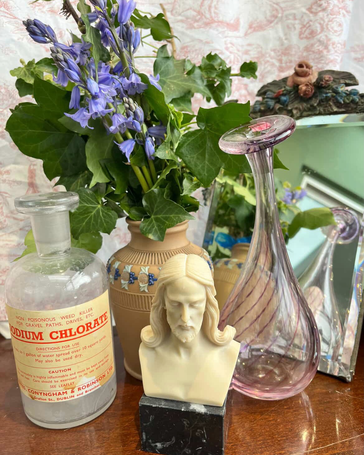 The Lovely Vintage & Antiques Fair -This Sunday 19th April at the Great Barn at Lillibrooke Manor in Cox Green, just outside Maidenhead.
Yippee! We are now only 3 days away till we open our doors to our fair! Today we continue sharing with you who will be exhibiting!
Please say hello to Estelle from @wherethegoodstuffis
We are delighted to have Estelle join our fair. Estelle brings a whimsical mix of vintage and antiques with charming small pieces that you will adore!
If you have never heard of us, we are a curated event that shows off the most loveliest and charming vintage and antiques. Our stall holders seek out the most wondrous treasures which will captivate and inspire you.
You can see more on our website (link in our bio) where you can purchase your tickets in advance.
To recap;
🗓️This coming Sunday 19th April - 10am to 4pm
📍Lillibrooke Manor, Cox Green, SL6 3LP
🎫 Online tickets £5 per person - on the door £6.50 per person
👶🏼 Under 12’s free
🚙 Lots of Free Parking
☕️ Light refreshments available
We look forward to seeing you!
#vintagefair #antiquefair #vintagejewellery #berkshire #buckinghamshire