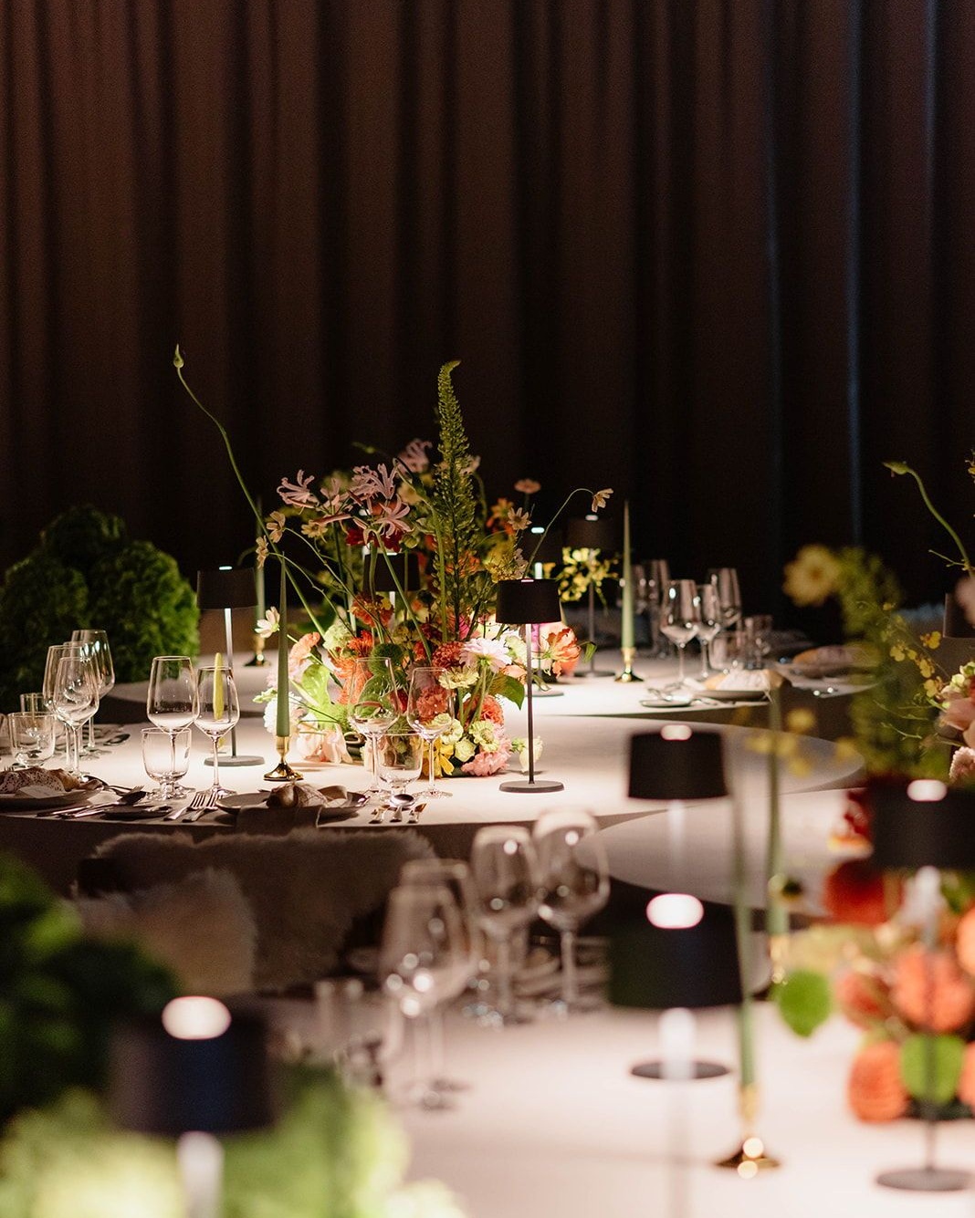 There is a certain kind of beauty that only reveals itself when people gather.
Long tables. Soft conversations. Light shifting as the evening unfolds.
This is where memories are made — not in perfection, but in presence.
Every element we design serves a purpose:
to bring people closer, to create warmth, to invite connection.
Because in the end, it is never about the table itself.
It is about what happens around it.
This is where stories are shared.
Where time slows down.
Where a celebration becomes something truly meaningful.
If this is the atmosphere you are drawn to,
we would love to design your experience with you.
Planning, concept, design, stationery & florals: @gaeadesignevents
Venue: @sixsenses @sixsensescransmontana
Rentals: @hussenzauber
Photography: @kuenzli.photography
Videography: @kuenzli.photographymake-up artist: @sinemyavsanermusicians (wedding day): @feelgoodinc.ch
musicians (ceremony): @lemancelloslight & tech: @sparkevents_ch
#weddinggown #bridalgown #bridaldress #weddingfashion #mariage #weddinginspo #GAEAExperience #MomentsThatMatter #weddingchicks #huffpostido #theknot #weddingblog #weddingstyle #soloverly #bridalfashion