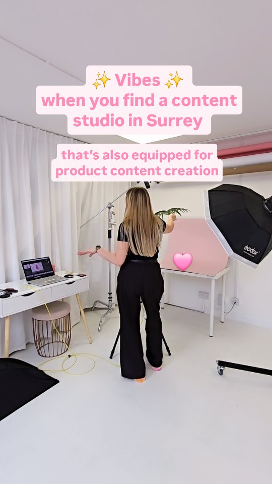 This is what makes it different 💅🩷👀
A content studio designed for:
• product-based brands
• UGC creators
• photographers
Not just aesthetic — actually built for content.