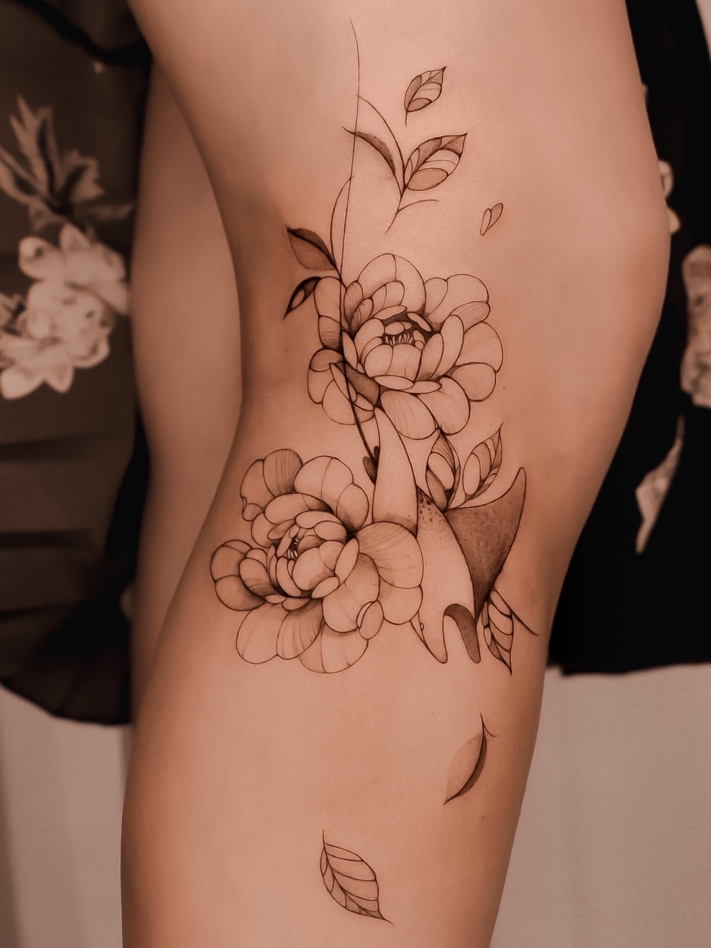 M A N T A R R A Y A
Nadando en un campo de flores. Te imaginas? Ir paseando por un campo y que las mantarrayas volaran al rededor de ti?
Gracias por adoptar este flash tan bonito 🤍✨
Hecho con:
@dynamiccolor @masttattoo.official
#mantaraytattoo #raytattoo #lineafina #cdmxtattoo #tatuadoramexicana