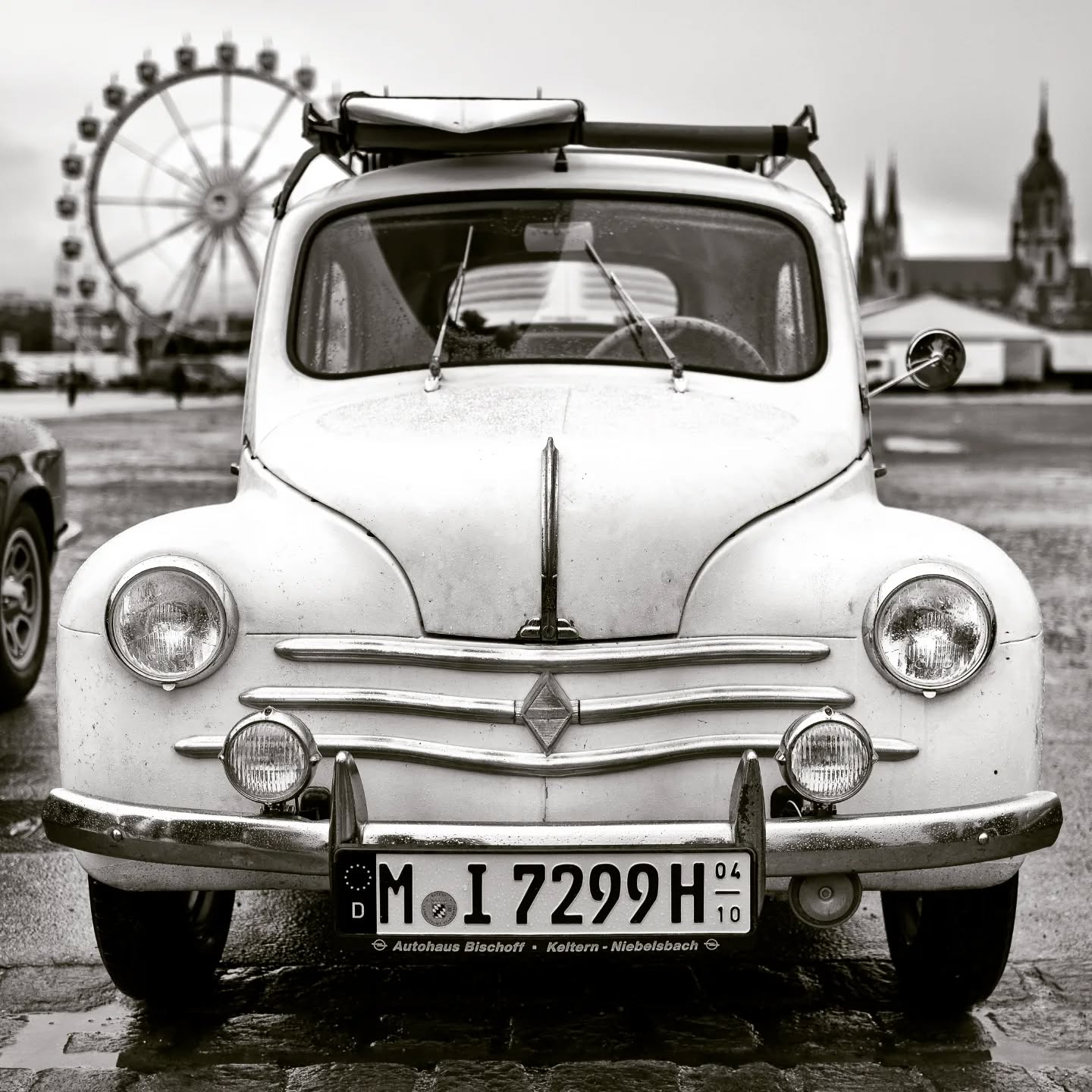 Car Faces 2024
Cars have faces. They smile, grin or they look sad. They tell stories. Stories of their time. And some of them are timeless.
For more car faces visit my latest gallery. Link in bio. .
.
.
.
.
#fujixseries #fujixt5 #fujifilm #fujigfx #fujixf23mmf14 #fujifilmde #fujifilmfeaturetime #onceuponatime #münchen #fineart #fineartphotography #fineart_photobw #finearts #fineartphotographer #palaceoffinearts #fineartist #fineartphoto #carfaces #mercedes #classiccars #porsche #oldtimer #citroen #messerschmitt #kabinenroller #fujifilm_global #fotobopp #frühling #spring #ishootfujifilm