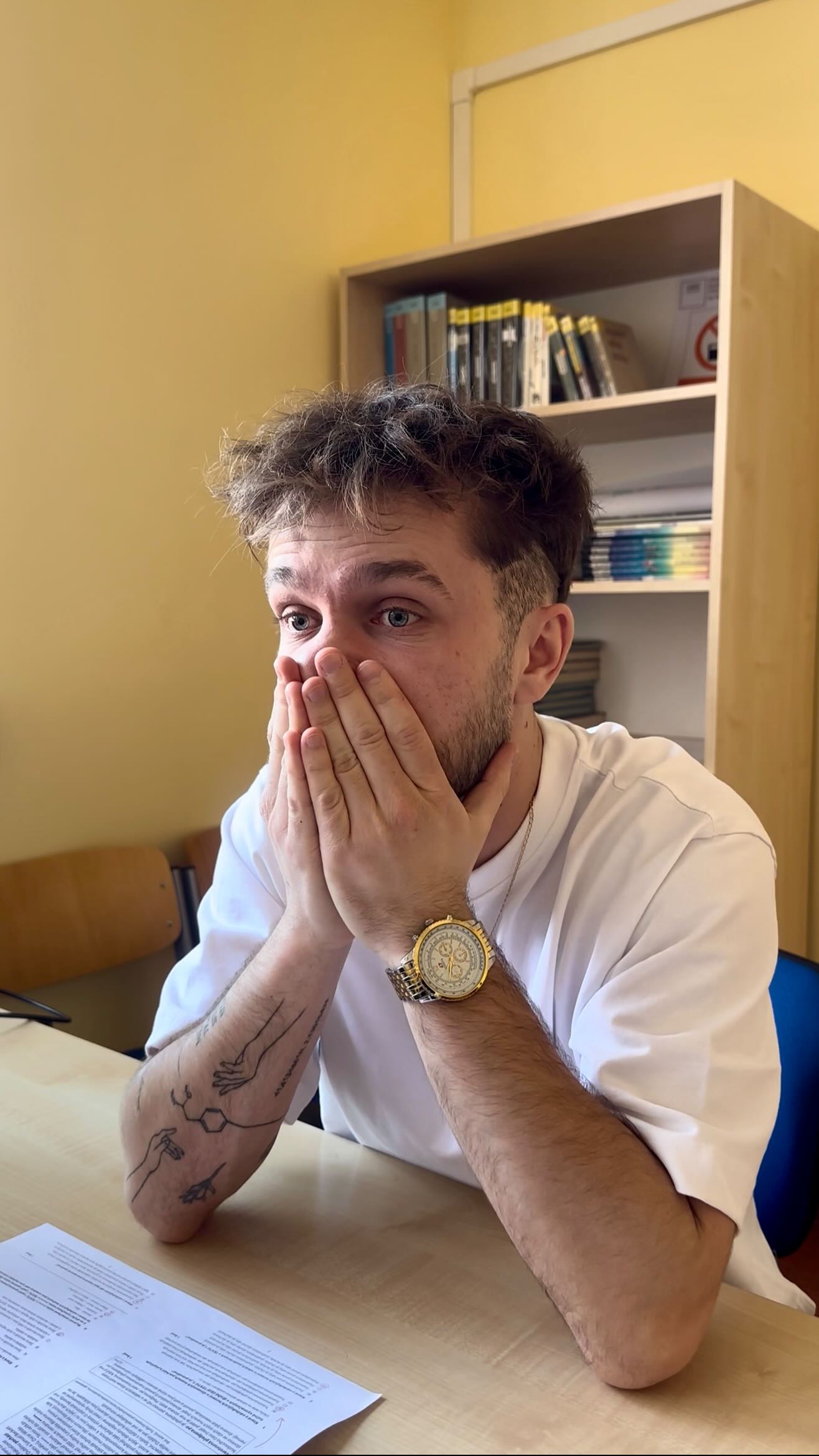 POV: Co vidí průměrný učitel poslední hodinu v pátek 👽