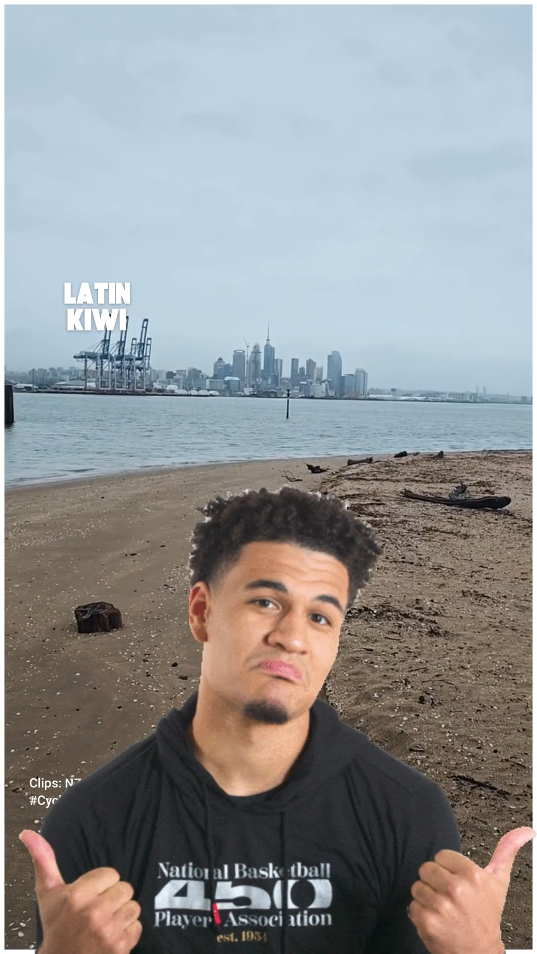 Desde oficinas del consejo en el centro de Auckland, el Ministro de Emergencias Mark Mitchell y el alcalde Wayne Brown informaron sobre la situación del ciclón Vaianu. Confirmaron que el sistema continúa avanzando hacia el sur, con potencial de traer vientos severos y lluvias intensas en varias zonas de la Isla Norte de Nueva Zelanda. Se reportaron ráfagas de hasta 120 km/h en Northland, mientras miles de personas siguen sin electricidad en Bay of Plenty y Waikato.
Además, se declararon estados de emergencia en varias regiones, incluyendo Coromandel Peninsula, Hawke's Bay y otras zonas afectadas.
⚠️ MetService advirtió incluso una posible “amenaza para la vida”, debido a riesgos como caída de árboles, deslizamientos e inundaciones.
👉 Como parte de la respuesta, Mark Mitchell se dirigía hacia Bay of Plenty para atender directamente la situación.
Aunque algunas zonas (como Auckland) no fueron golpeadas directamente, el riesgo en otras regiones fue real y serio, por lo que insistieron en tomar precauciones y no subestimar el clima.
Comparte y recuerda que me encuentras como #Latinkiwi en todas mis redes sociales. 😎 #NuevaZelandaenespañol