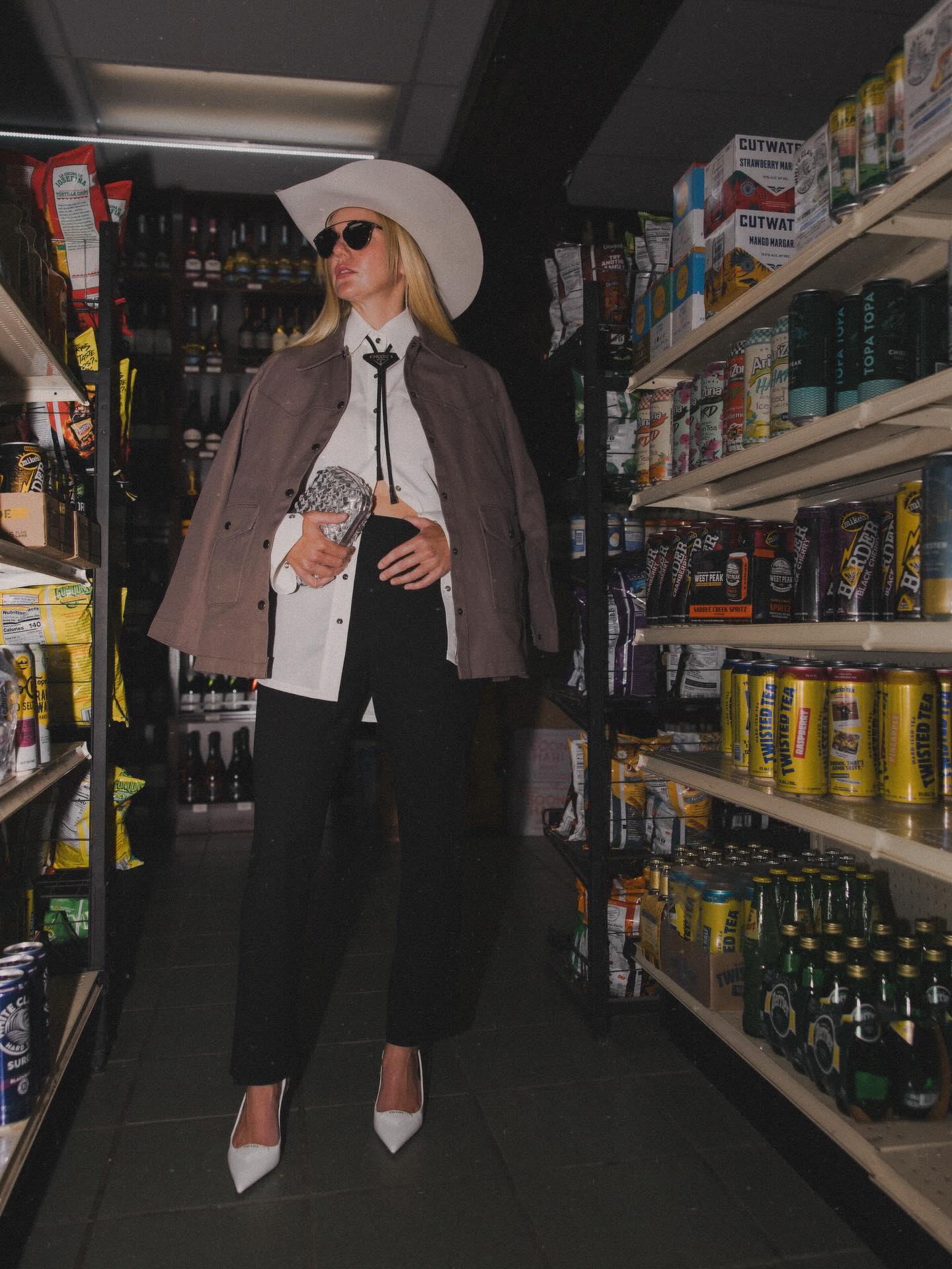 Pre-archival.
@streetandsaddle x @miltonmenasco