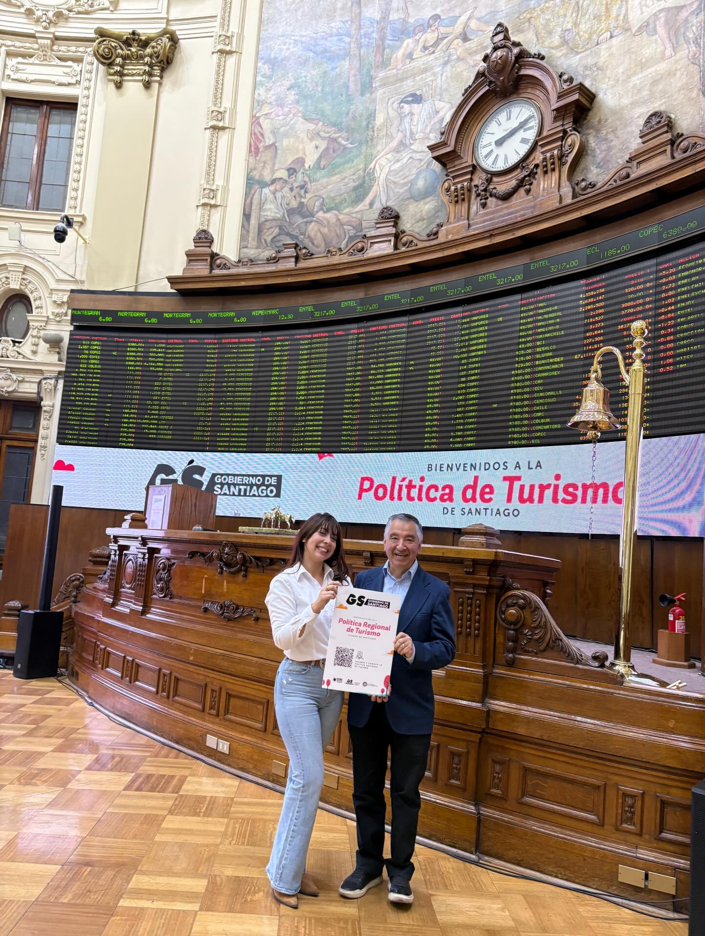 Socios de APTUR fueron parte del lanzamiento de la primera Política de Turismo de Santiago, una hoja de ruta clave que guiará el desarrollo turístico de la capital durante los próximos 10 años ✨
El evento, realizado en la Bolsa de Comercio de Santiago, reunió a los principales actores de la industria, marcando un hito para seguir posicionando a Santiago como un destino competitivo, sostenible y lleno de experiencias.