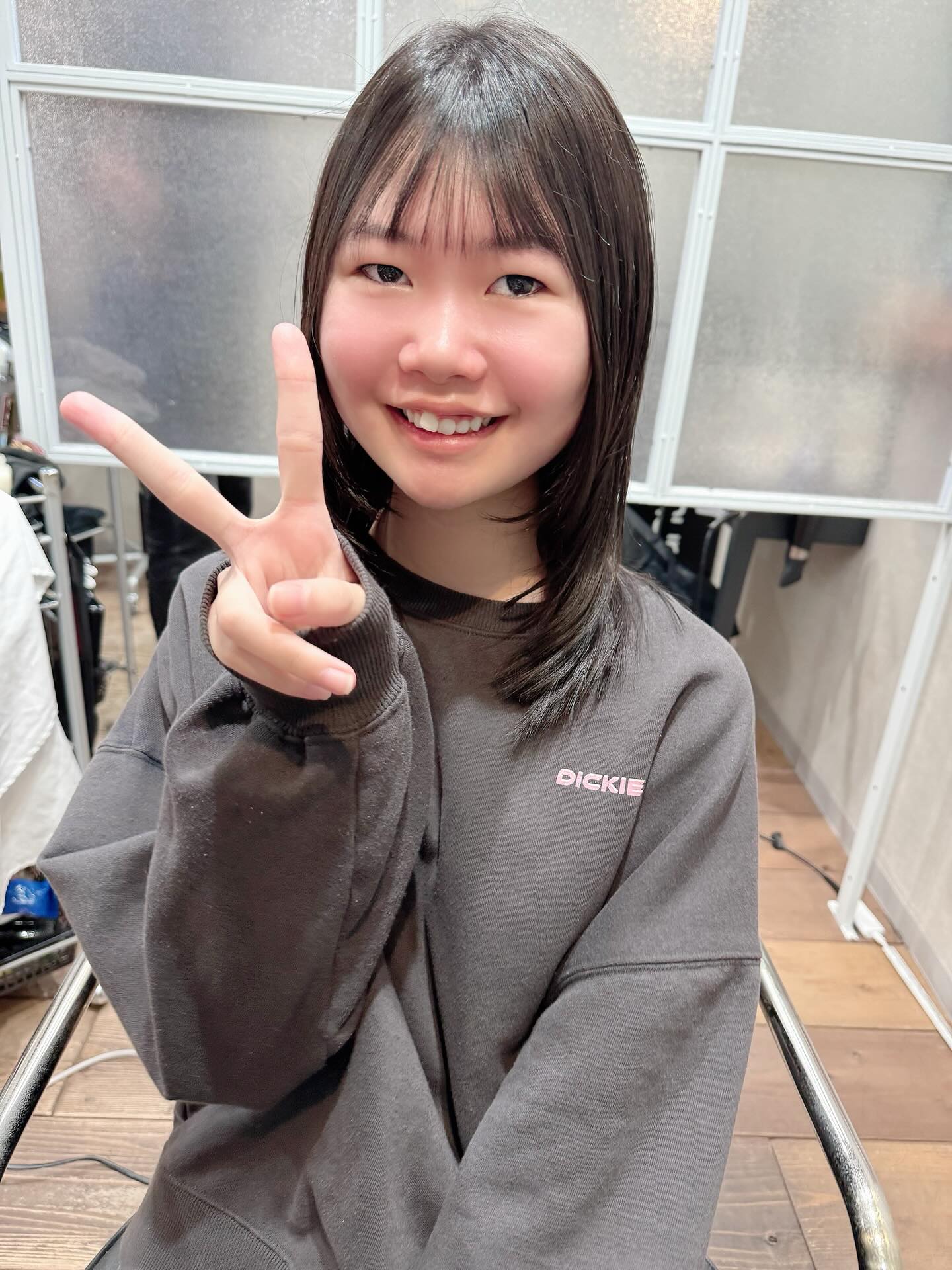 中学校入学式前日に✂️🌸
初めての中学校生活に向けて
ナチュラルで扱いやすいミディアムスタイルに✨
軽さを出しつつ、まとまりやすく
朝のセットも簡単に◎
新しいスタート、応援してます📣💕
ご来店ありがとうございました😊
#中学生カット #入学式ヘア #益田市美容室グリン #ミディアムヘア #grin_creations