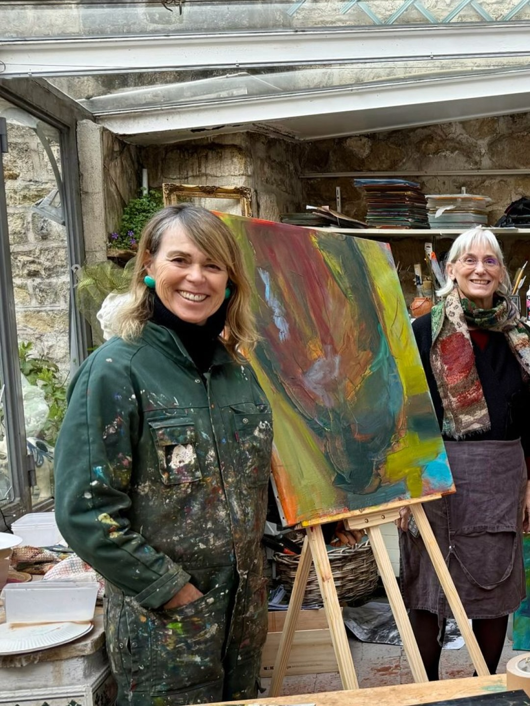 Retour sur un moment important à l’atelier.
Un premier stage de peinture sensualiste, partagé avec un petit groupe d’artistes. Deux jours très denses, entièrement consacrés à la perception et au geste.
Guidés par Jean-Yves Guionet, nous avons travaillé sur une approche plus intuitive de la peinture. Accorder plus de place aux sensations, moins au contrôle.
Ces temps de transmission comptent beaucoup pour moi. Ils créent des rencontres vraies et ouvrent de nouvelles directions de travail.
Merci aux participants pour leur confiance et leur engagement.
D’autres sessions auront lieu à Paris et au pays basque.