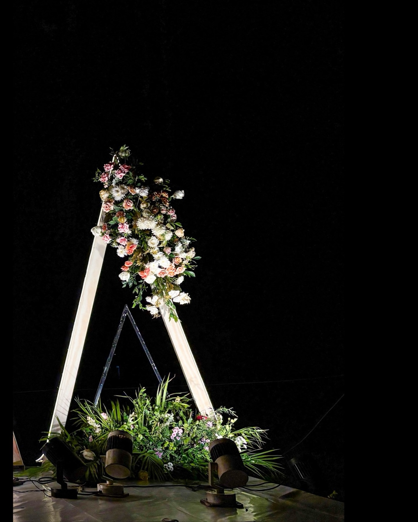 Open skies, glowing lights, and a vibe your guests will never stop talking about 🌙💛
Vignesh & Sreelakshmi’s outdoor evening reception at Golf Club Lawns, Trivandrum = pure magic.
If your wedding isn’t giving THIS energy… we need to talk 😉
📩 DM us to make your dream wedding happen
Event: @myweddings.events
Video: @wedcamweddings
Venue: @saigolfclub
Production: @d_wedding.official
Makeup: @ashtamudiwellness
#TrivandrumWedding #OutdoorWeddingKerala #KeralaWeddingPlanner #LuxuryWeddingKerala weddingreels