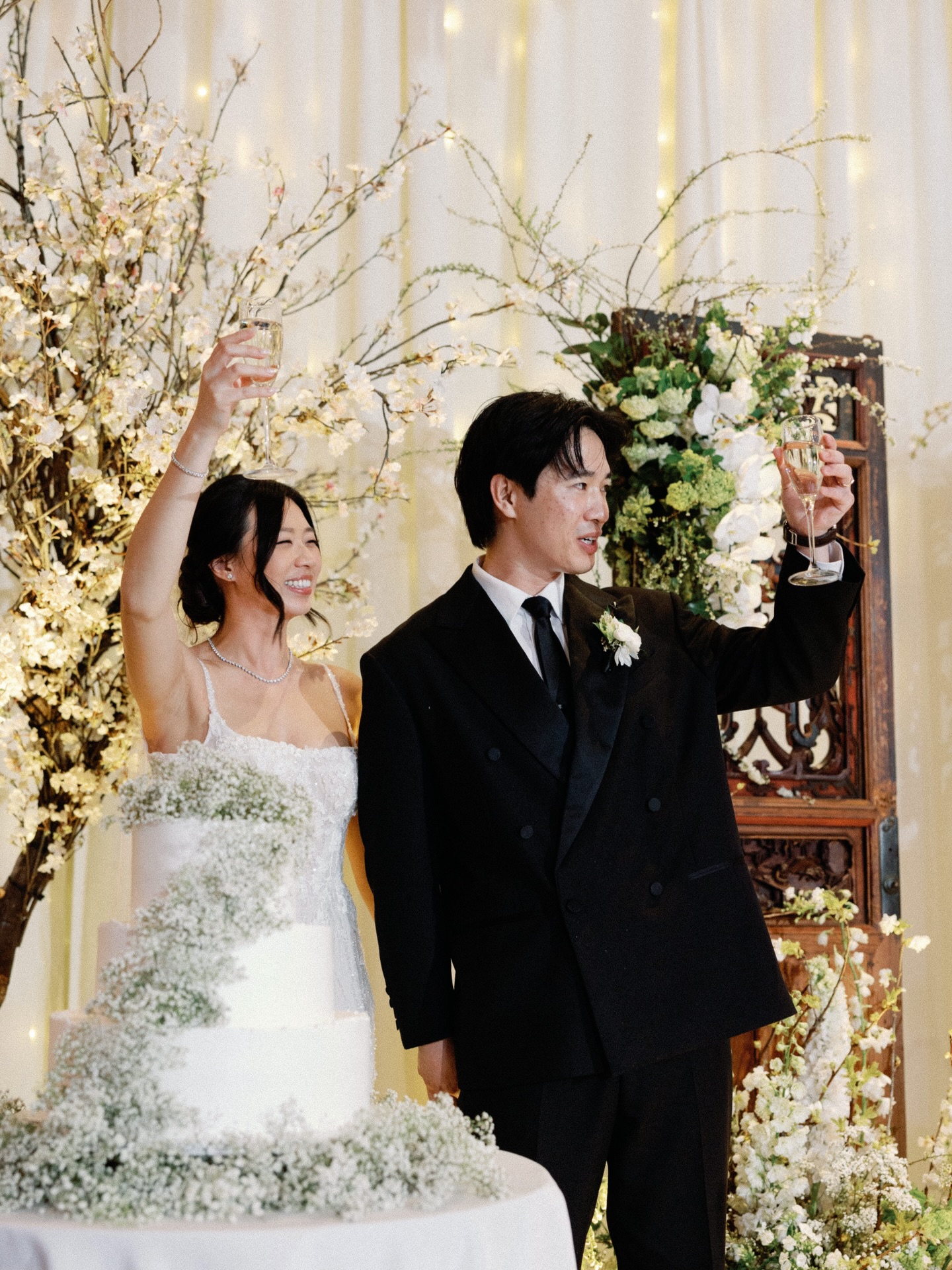 Cheers to 2 years 🥂
Happy anniversary Nicole & Albert!
Wedding Credits:
Venue: @lemeridienpasadenaarcadia
Makeup & Hair: @kellyzhangstudio
Photo: @erichchen
DJ / MC / Lights / Rentals @jack_tmmpro, @tmmprorental Planning / Design: @myweddingsongbird
Florist: @wenfloral
Video: @noblevisual
Ceremony Musicians: (Couple’s Friends)
Cake & Pastries: @portosbakery
Officiant: (Best Man)
Reception Musician: rjticzon22
Photobooth: @fotoboothplus
Boba: @leavescafe
#WeddingAnniversary #WeddingInspiration
#WeddingInspiration #LuxuryWedding #LOVE