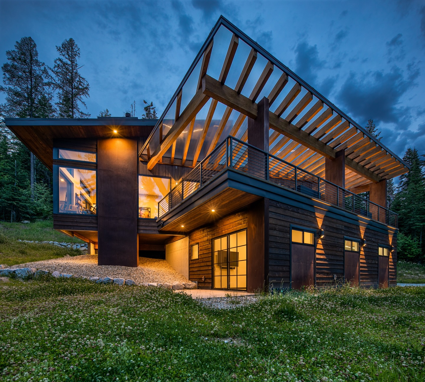 Built to live with the landscape 🌲✨
Clean lines, natural textures, and expansive windows bring the outside in, while the covered deck creates a space that’s just as comfortable as the interior.
From quiet mornings to evenings by the fire, this home was designed to feel connected, warm, and effortless.
#RameyConstruction #MountainModern #CustomHome #IndoorOutdoorLiving #Craftsmanship