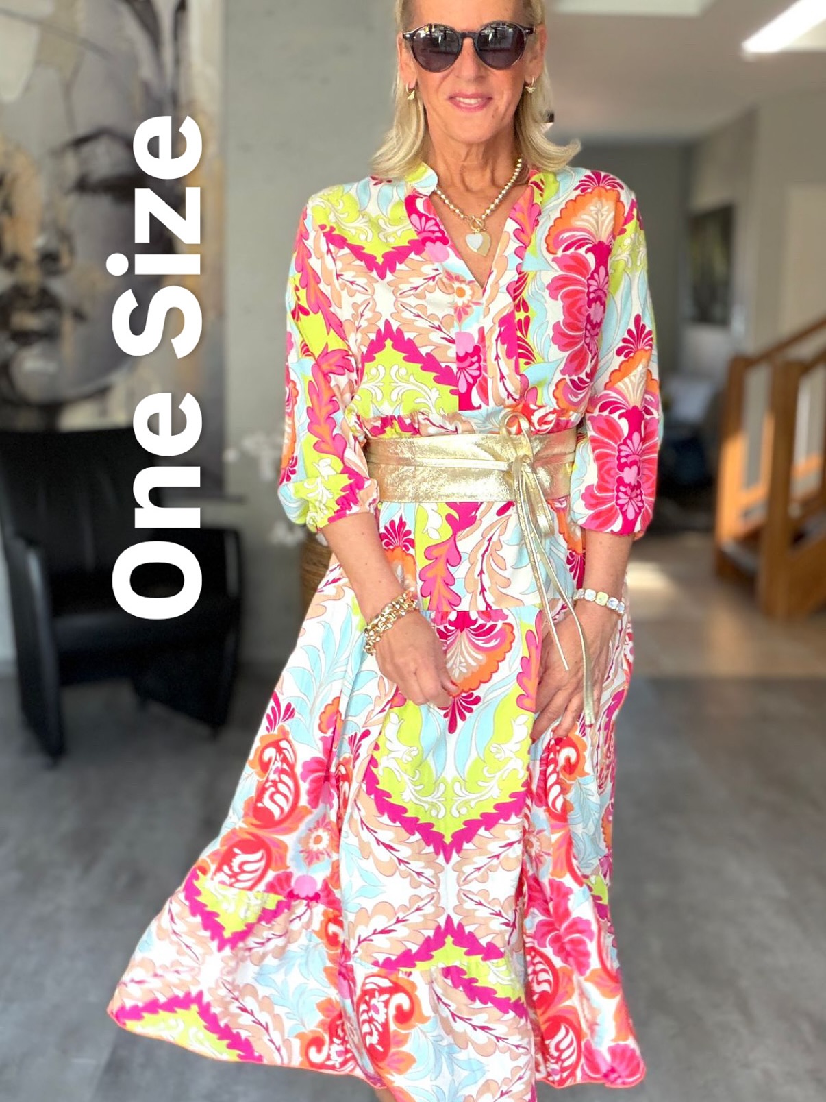 It’s Monday again ✨
Und wir starten die Woche natürlich wieder mit neuen Lieblingslooks für euch!
Freut euch auf wunderschöne kurze Jacken im Trenchcoat-Style – perfekt für die Übergangszeit 🤍
Dazu haben wir ein traumhaft leichtes Sommerkleid für euch entdeckt… die Saison dafür startet jetzt! ☀️
Und natürlich dürfen auch tolle T-Shirts nicht fehlen, die sich vielseitig kombinieren lassen.
Lasst euch inspirieren, entdeckt eure neuen Lieblingsstücke und bringt frischen Wind in eure Garderobe 🌿
👉 Schnell sein lohnt sich – viele Teile sind nur begrenzt verfügbar!
Wie immer: Den Link findet ihr in der Bio 💫
#montagslook #neuekollektion #fashioninspo #outfitideen #sommermode #trenchstyle #fashionboxx #styleinspiration #ootd #modeonline #musthaves