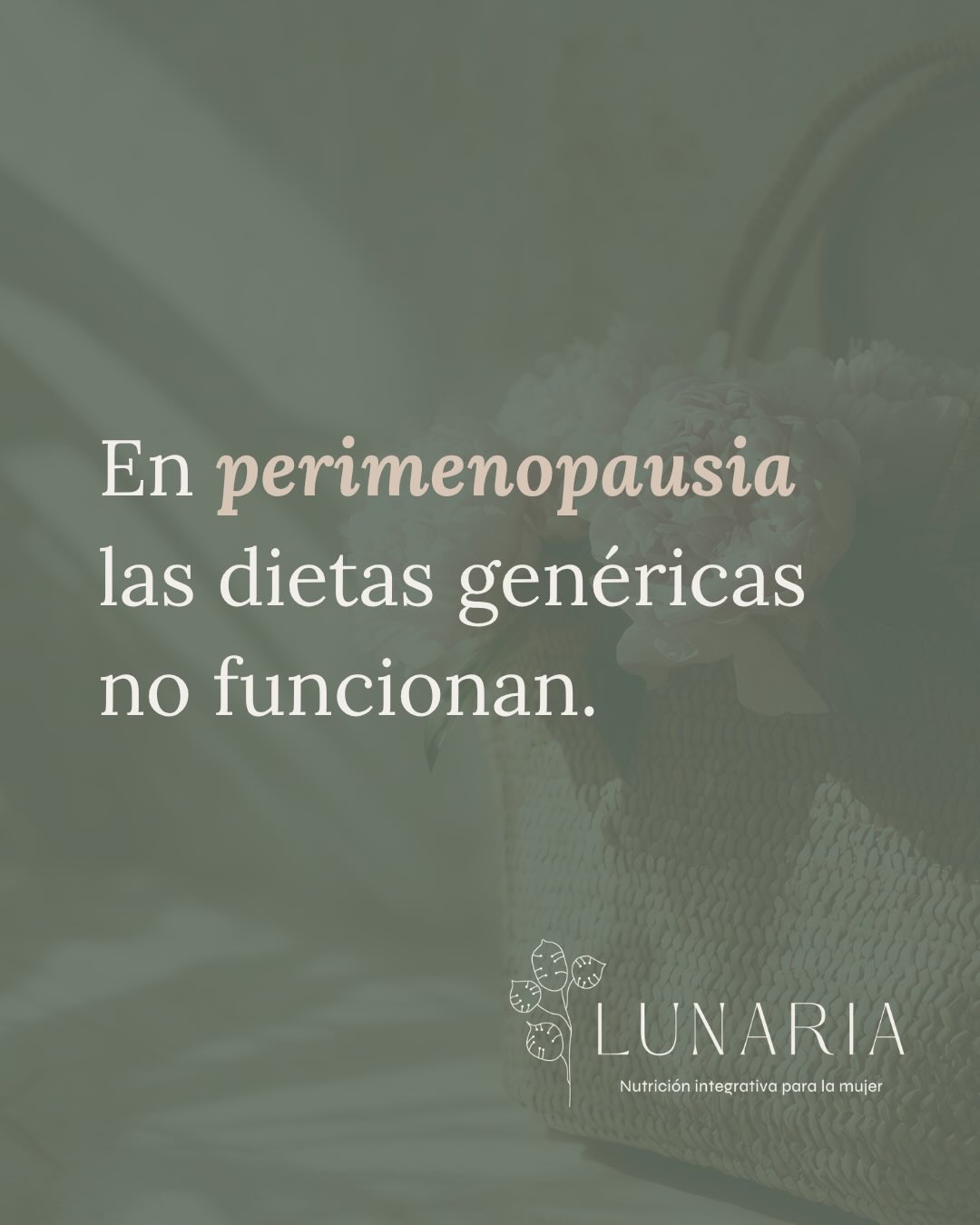 ¿Tienes más de 40 años y sientes que tu cuerpo está cambiando aunque sigues haciendo lo mismo de siempre?
Puede que estés transitando una nueva etapa de la vida, la perimenopausia, en la que los cambios hormonales pueden influir en el metabolismo, nuestra composición corporal, la regulación de las señales de hambre y saciedad, el descanso nocturno, nuestra energía durante el día...
Las dietas genéricas no están diseñadas para esta nueva realidad. Comer poco o saltarte comidas no va a mejorar la situación, de hecho puede empeorarla.
Si todo esto te resuena, te gustaría saber qué está pasando en tu cuerpo y quieres saber qué hacer para sentirte mejor, me encantaría acompañarte en este proceso.
Escríbeme si tienes dudas o reserva tu sesión de valoración gratuita, una videollamada de 30 minutos donde podemos conocernos, entender qué está pasando en tu cuerpo y ver por dónde empezar. Tienes el link en mi bio 📆