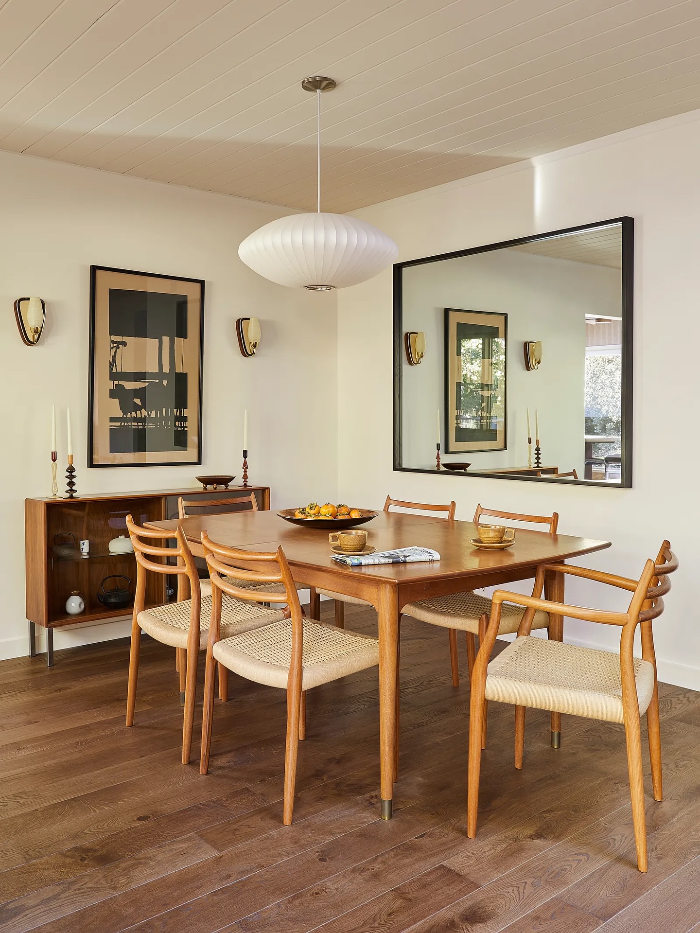TREE HOUSE | A project by Linette Dai Design featuring Møller dining chair. ✨
Feature: @archdigest
Photography by @tramp.studio
Styled by @emilyedithbowser
A 1960s split-level in Los Angeles is reimagined through a lens of quiet sophistication—where adaptive reuse meets contemporary refinement. 🌿
Originally conceived as a simple renovation, the project evolved into a full transformation - balancing architectural clarity with softness, texture, and light.
Drawing from Mid-Century principles and Japanese influence, the home dissolves the boundary between indoors and out - framing nature while creating a deeply personal retreat. ☀️
In the dining space, Møller chairs by Niels Otto Møller anchor the room—bringing warmth, craftsmanship, and enduring Danish design into a carefully curated interior.
A study in balance: masculine structure softened by organic forms, layered materials, and subtle color.
.
.
.
#jlmoller #møller #madeindenmark #danishdesign #interiordesign midcenturymodern scandinaviandesign architecture chair craftsmanship designinspiration losangeles