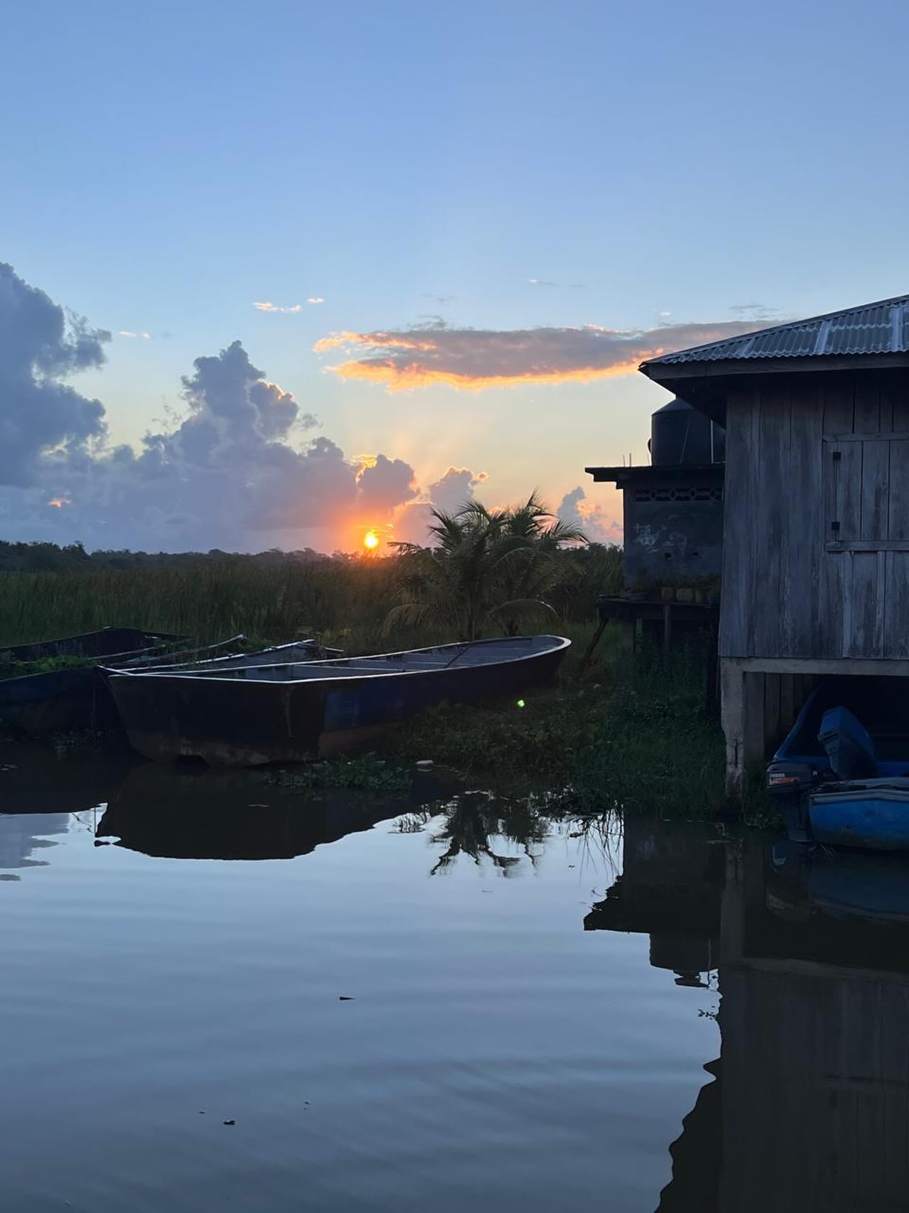 No filter needed on this beautiful morning today n Brus Laguna. Kelly and the team are traveling further in through the mangroves and rivers today. Pray for clear skies and safe travel