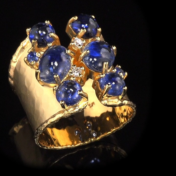 The art of handmade jewelry making is where craftsmanship, creativity, and storytelling meet. Unlike mass production, each piece is shaped by human touch—every hammer mark, solder line, and stone setting carries intention and individuality.
#jewelery #handmadejewerly #goldjewelry #goldring #diamonds #jewelryoftheday #jewelrydesigners #couturejewelry #luxuryjewelry #handcraftedjewellery
