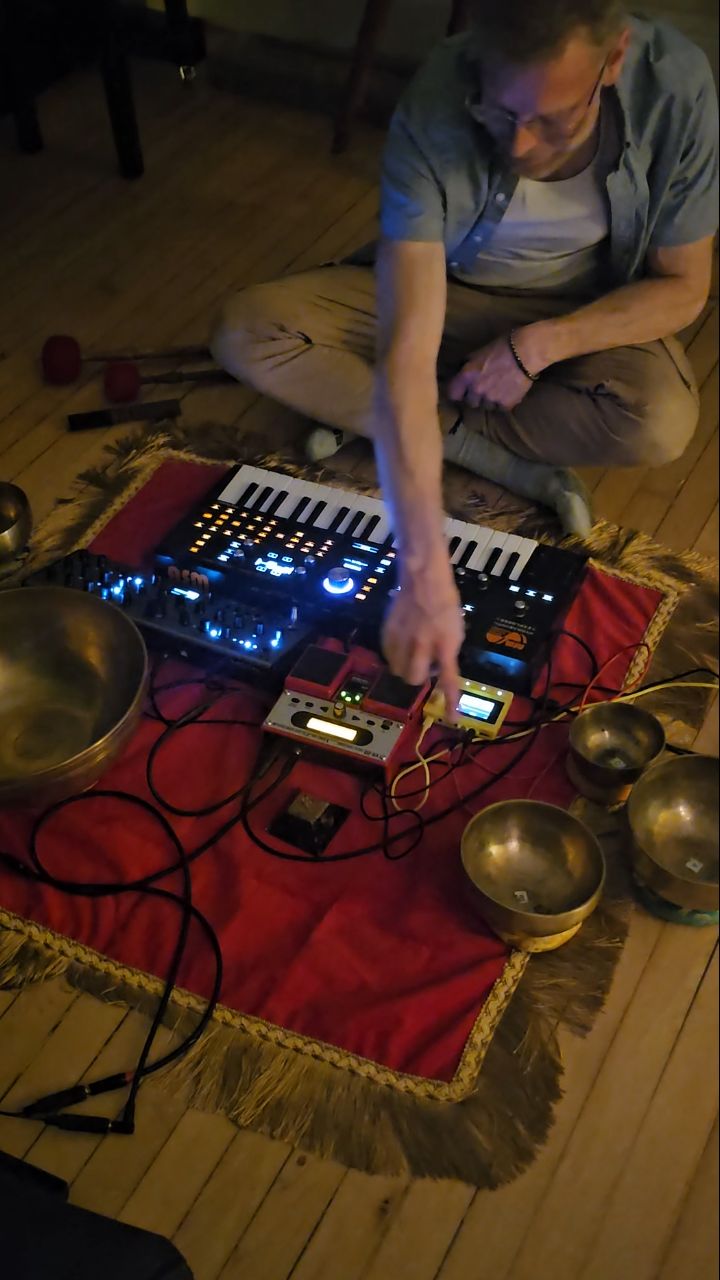 An ambient sound bath is basically a deeply relaxing, immersive listening experience where sound is used like a form of therapy for the mind and body.
April 11, 2026 @studio26wpg 1:00 - 2:00 PM
Experience a live sysnthesis held soundbath by
@esh.ambientsoundbath
Please book with www.studio26.ca or
call (204) 275-1185 to reserve your spot
#soundbath
#soundhealing
#soundtherapy
#healingfrequencies
#vibrationalhealing
