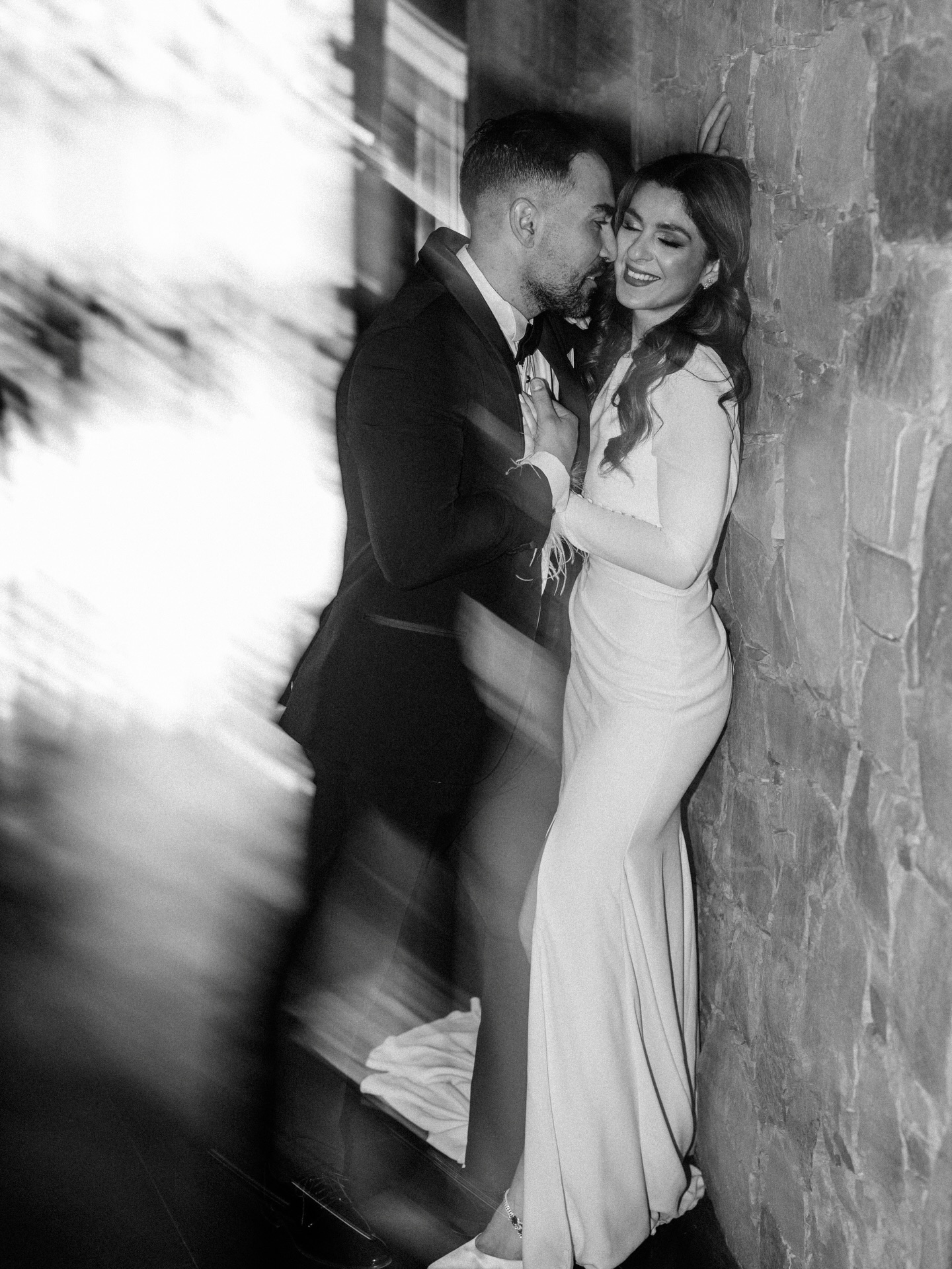 🫸🏼🤍🖤🫷🏼