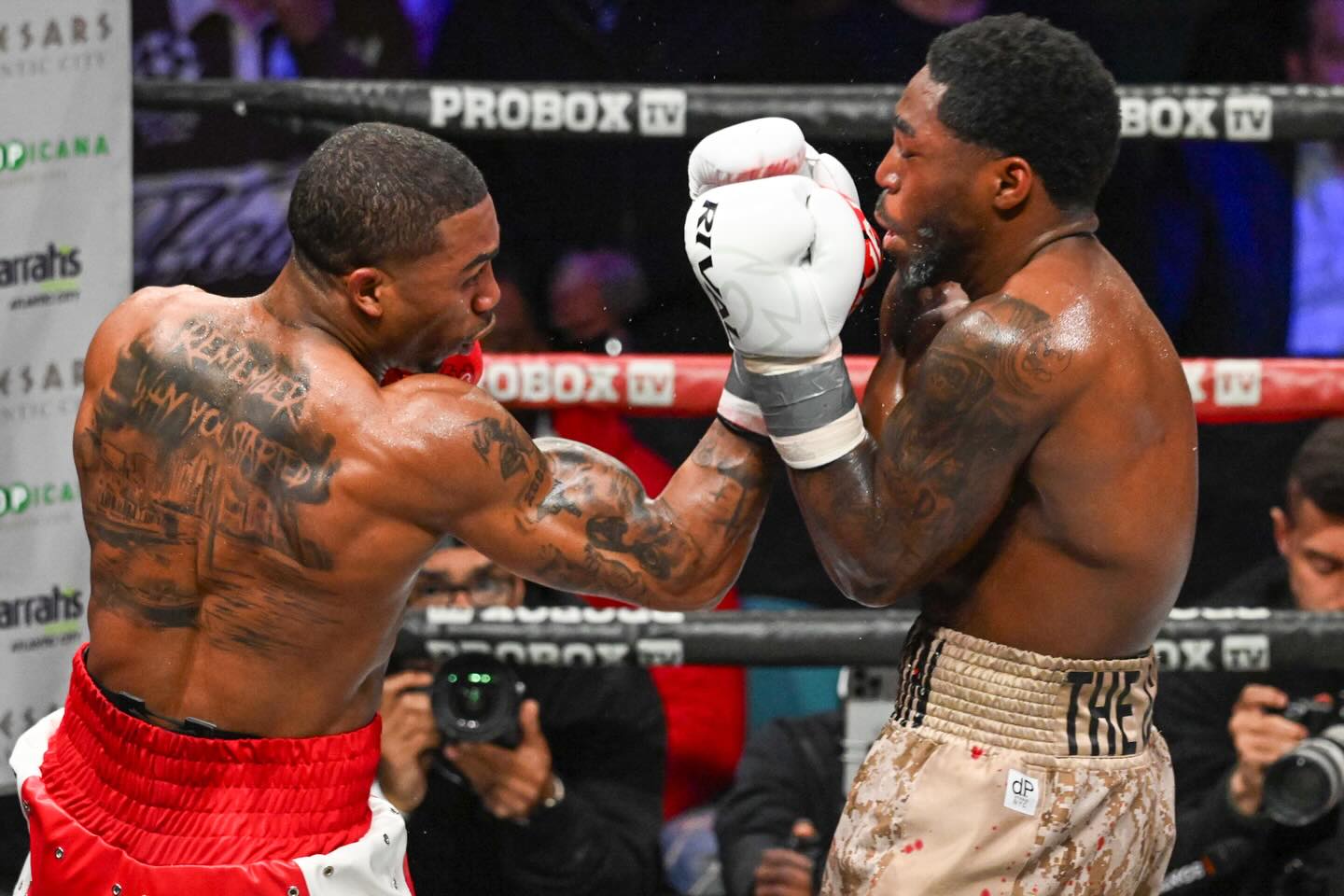 Cuban-born, Miami-based @yan_marcos_306 Yan Marcos took on Patterson, NJ's @thegen1uss Dwyke "The Genius" Flemmings, Jr. tonight in a ten-round battle of undefeated super welterweights.
This contest was for the WBA Intercontinental and USBA super welterweight titles.
The action took place at @boardwalkhapl Jim Whelan Boardwalk Hall, promoted by @sampsonboxing Sampson Boxing.
It was an eventful contest. Flemmings had a good first round, coming forward with effective pressure.
Marcos began to establish his jab in the second.
In the fourth, Marcos scored a knockdown of Flemmings. In the fifth, Flemmings returned the favor by putting Marcos on the canvas.
Here, in the sixth, a right uppercut from Marcos connects, splitting Flemmings' guard.
There was good back-and-forth action throughout, Flemmings applying pressure, doing his best work when he had Marcos on the ropes. For his part, Marcos was throwing the straighter punches.
The bout went to the scorecards. The official scorecards were 97-91 Marcos, 96-92 Flemmings, and 96-92 Marcos, making Marcos the winner by split decision.
The Fight Photos scored the bout 95-93 Marcos.
The decision sets Marcos' record at 15-0 (11). Flemmings' record is 11-1 (10).
This card is streaming live on @proboxtv ProBox TV.
#boxing #boxeo