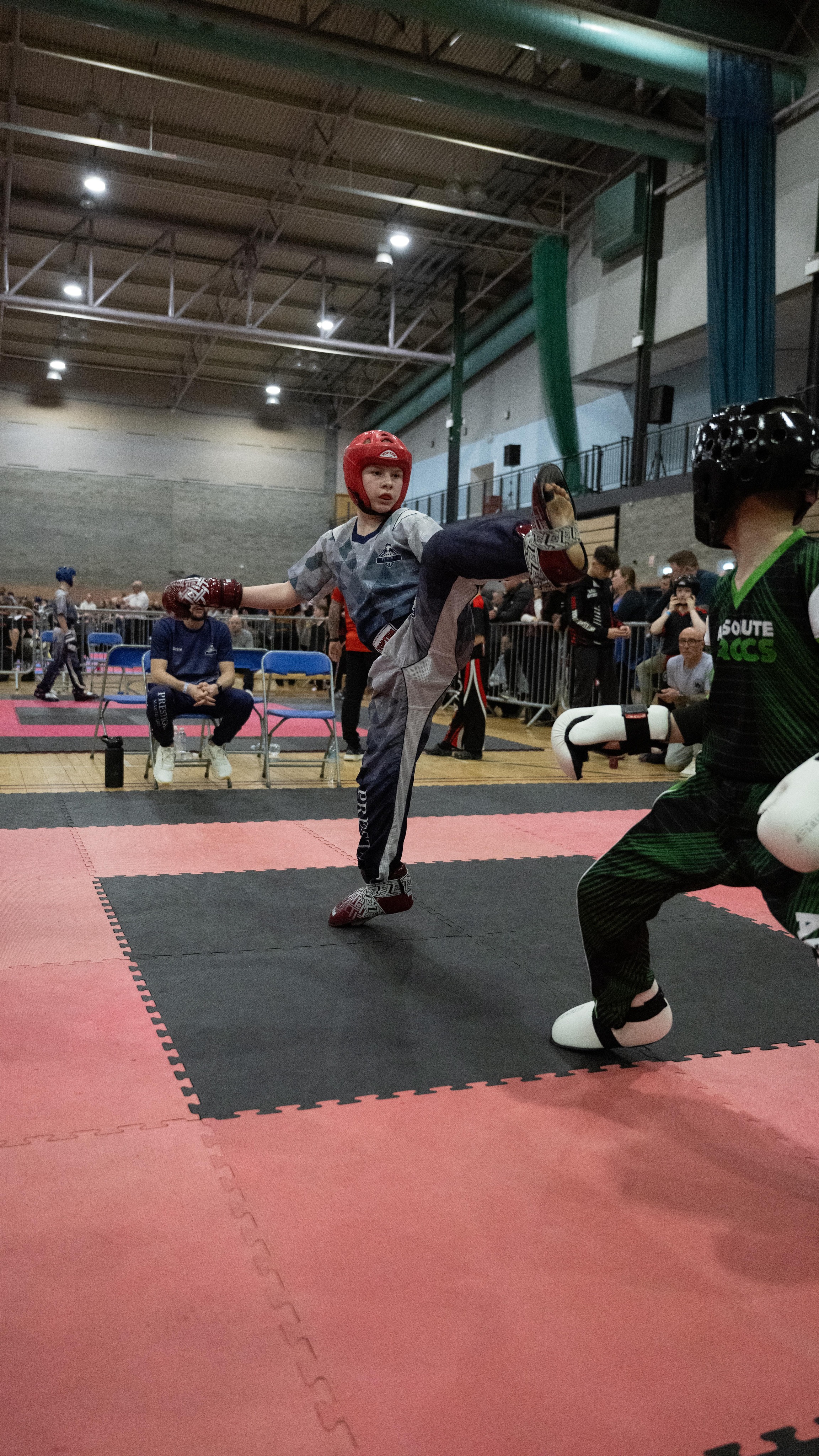 Team Prestige putting in that work over the Easter break ready for next weekends @kickboxinggb Nationals! 💪
A great start to the year so far from our fight team and a very exciting year ahead for our growing and developing athletes 🫡
#martialarts #kickboxing #nottingham #fitness #wako