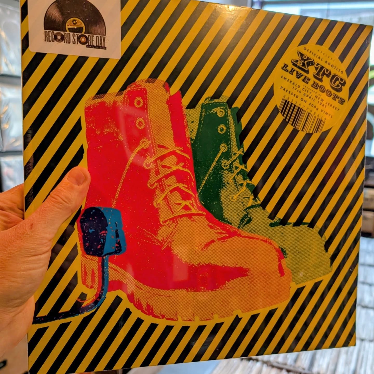 Bore da.
And we're in the final furlong in the run up to Record Store Day...
Every day until Saturday we'll be posting some pics of some of the releases that will be available on the day.
And we're kicking things off with these 4 beauties...
XTC | King Crimson | Megadeth | Madness
#thesecond45 #llanellirecordstore #RSD26