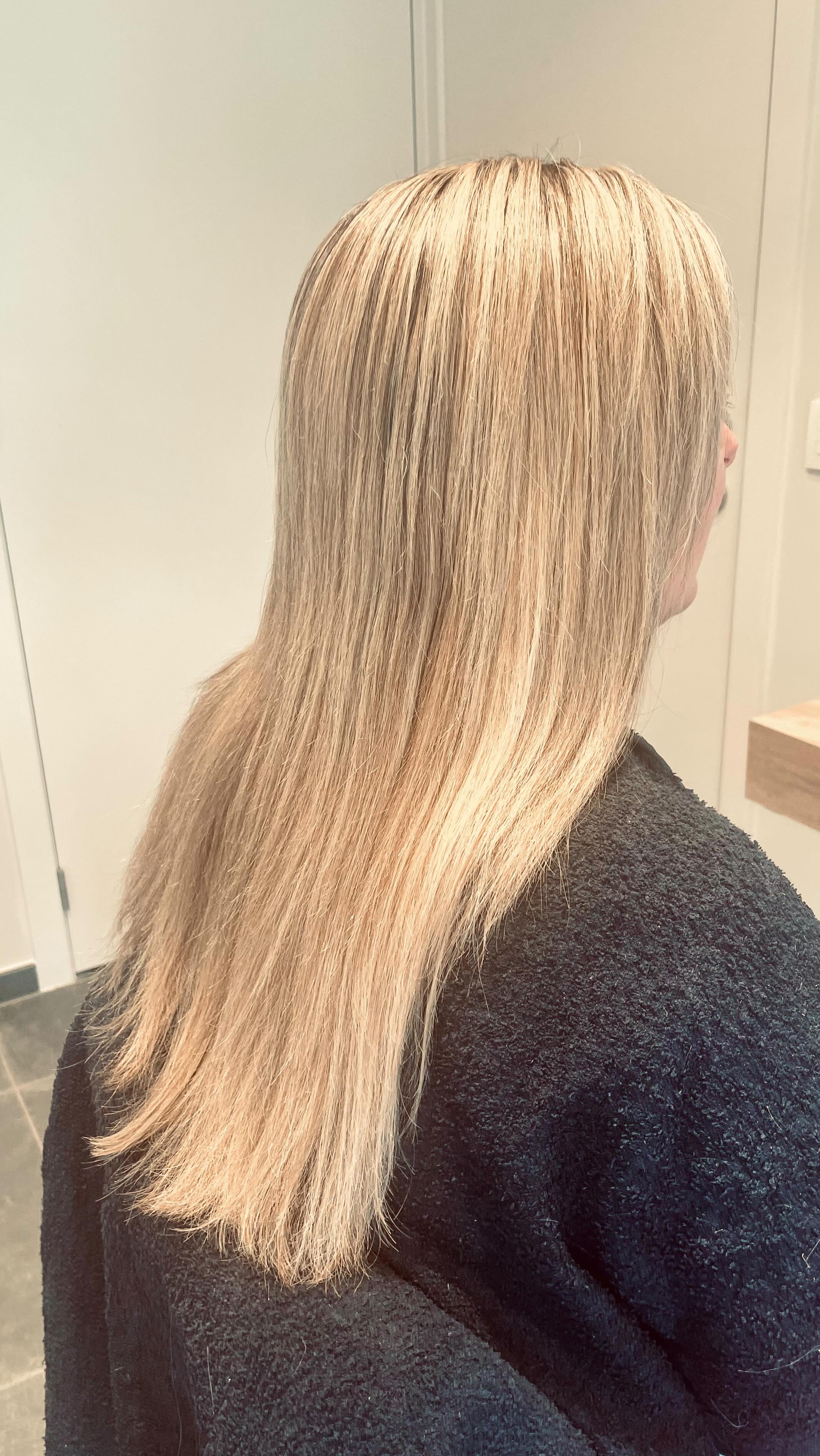 ✨ Keratine behandeling ✨
Zeg vaarwel tegen pluizig en futloos haar!
Geniet van glad, glanzend en makkelijk handelbaar haar dat er gezond uitziet én zo aanvoelt 💆♀️
💖 Vermindert pluis
💖 Herstelt en versterkt het haar
💖 Geeft een mooie, natuurlijke glans
💖 Maakt stylen sneller en makkelijker
🌿 Gezond voor je haar!
De behandeling voedt het haar met keratine, waardoor het haar niet alleen mooier oogt, maar ook sterker en gezonder aanvoelt.
Stuur gerust een berichtje voor info!