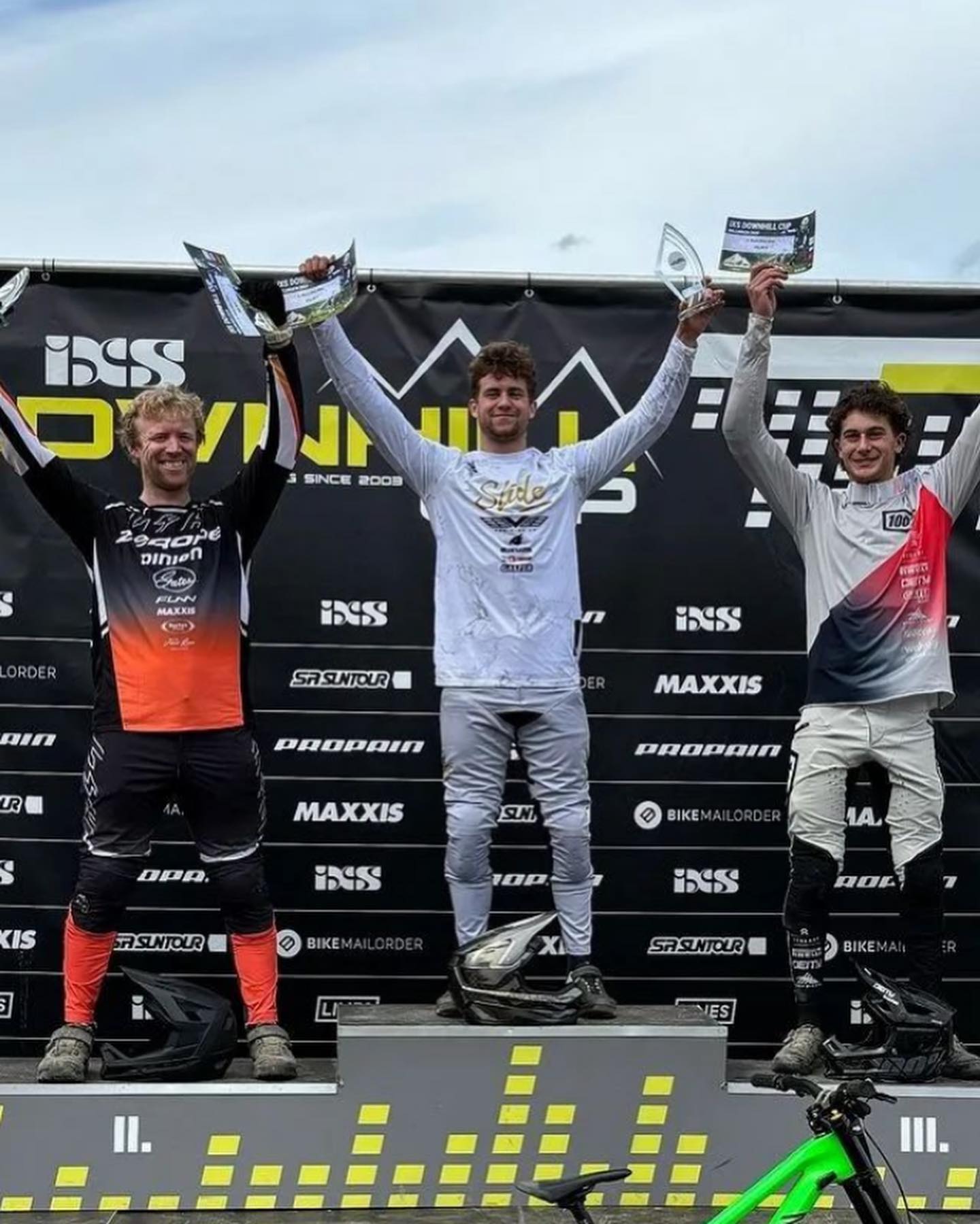 PT3
- Another year in the bag, we are now into off season in the Southern hemisphere and race season up North.
I would like to thank all my athletes for giving me the opportunity to work with them to achieve their goals.
Itโs been an amazing year for Wallace Training with lots of incredible results and achievements and this year is already proving to be just as exciting!
I have too many super cool pictures of the season to share in one post, so Iโll do a few posts as they all deserve to be posted.
Love your job and you never work a day in your life, very true! ๐ ๐ค