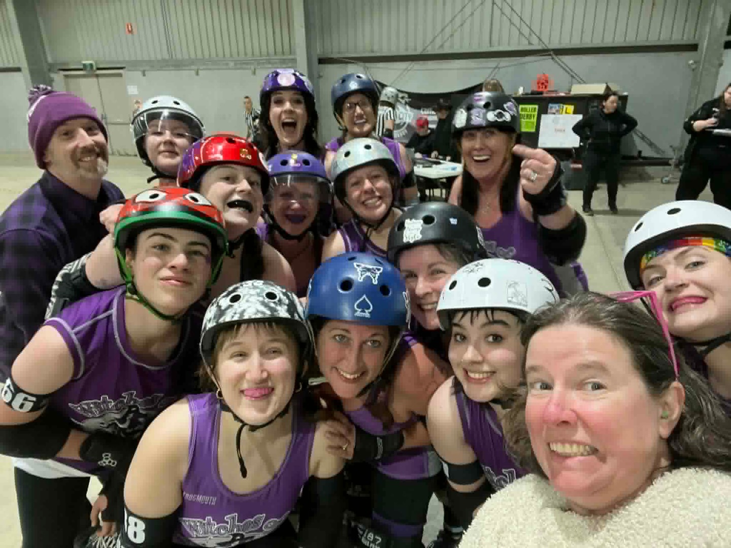 Day 2 of @statewidestampede in Bendigo and we had the privilege of playing with the awesome South East Alliance (@southsearollerderby @saltybeachesrollerderby @gippslandrangesrollerderby) for their debut!
Shoutout to all the Witches who contributed to today’s win, both on and off the track (and to Tenacious V who made her jamming debut, with an effortless 20 point jam!) 🏆
And a special shoutout to today’s MVPs:
💜 eevie + April O’Wheel (and Andy Slamberg for vibes)
🩵 Storm + Mad Splatter
Bring on the next round!