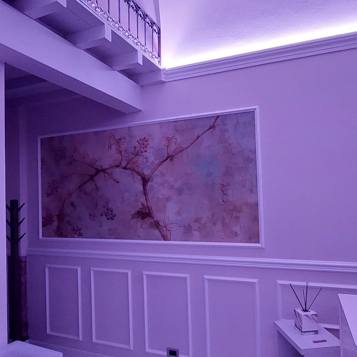 Una stanza.
Una luce soffusa.
Un solo ospite.
Da Revita Hair Spa ogni esperienza è privata, riservata, completamente dedicata a te.
🌿 Apertura a maggio.
#HairSpa #PrivateExperience #SelfCare #Revita