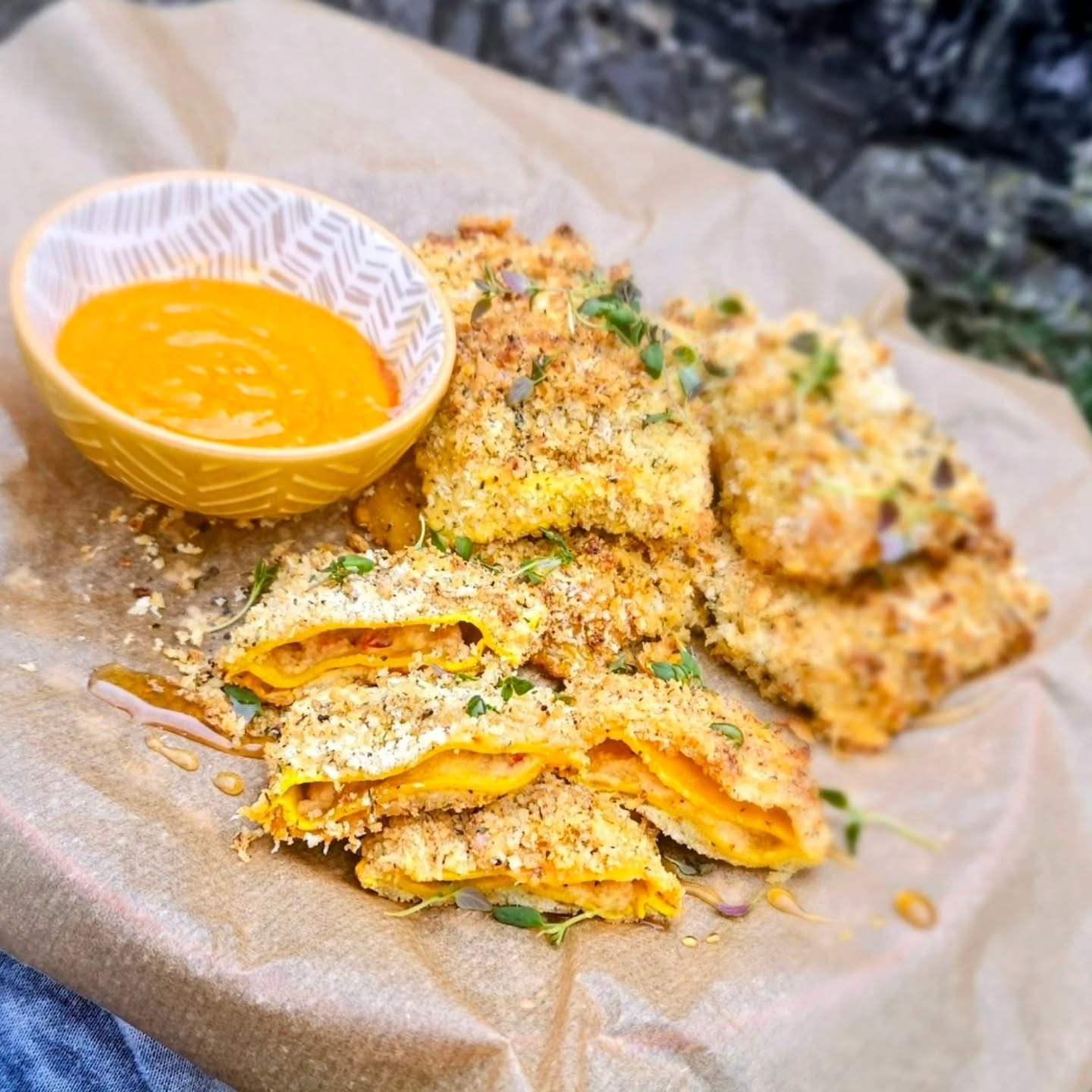 This is absolutely hands down, my favourite way to cook ravioli ... Oven Baked Crispy Coated Ravioli ... Tender, soft filled pasta, coated in the satisfying crunch of the crispy paremesan and Italian herb, panko breadcrumbs.
I love serving these as an easy sharing platter with a dip, or with a green salad and a glass of something cold for the perfect starter 🩷
This recipe can be found in the Spring section of my website x
#pasta #easyrecipes #ravioli #foodlover #delicious