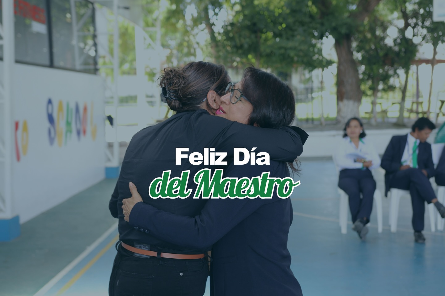 Hoy no fue un día cualquiera… fue un día para honrar a quienes dejan huella 💙✨
Nuestros estudiantes, Consejo Estudiantil, Comité de Padres de Familia, Autoridades y toda la familia CW se unieron para rendir un homenaje muy especial por el Día del Maestro 👩🏫👨🏫
Gracias a cada docente que, más allá de enseñar, forma corazones, guía con propósito y siembra valores que duran para toda la vida.
En CW SCHOOL celebramos su vocación, su entrega y su impacto eterno 🙌📚
#DíaDelMaestro #CWSchool #EducaciónConValores #FormandoConPropósito