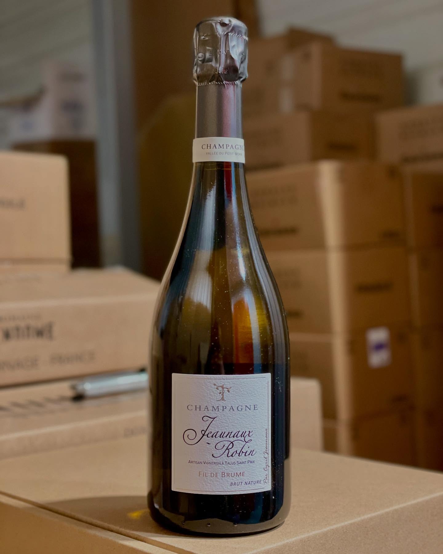 Les fĂȘtes de fin dâannĂ©e approchent, de nombreuses bulles sont disponibles chez DB Selection đŸđđâïžâïž
CHAMPAGNE
@champagnejeaunauxrobin
@champagnerichardroyer
CRĂMANT
@mittnachtfreres
@beaujolais_morel
#dbselection #champagne #cremant #bulles #vigneron #domaine #vin #alsace #beaujolais #bourgogne #lyon #lyoncity #lyonfood