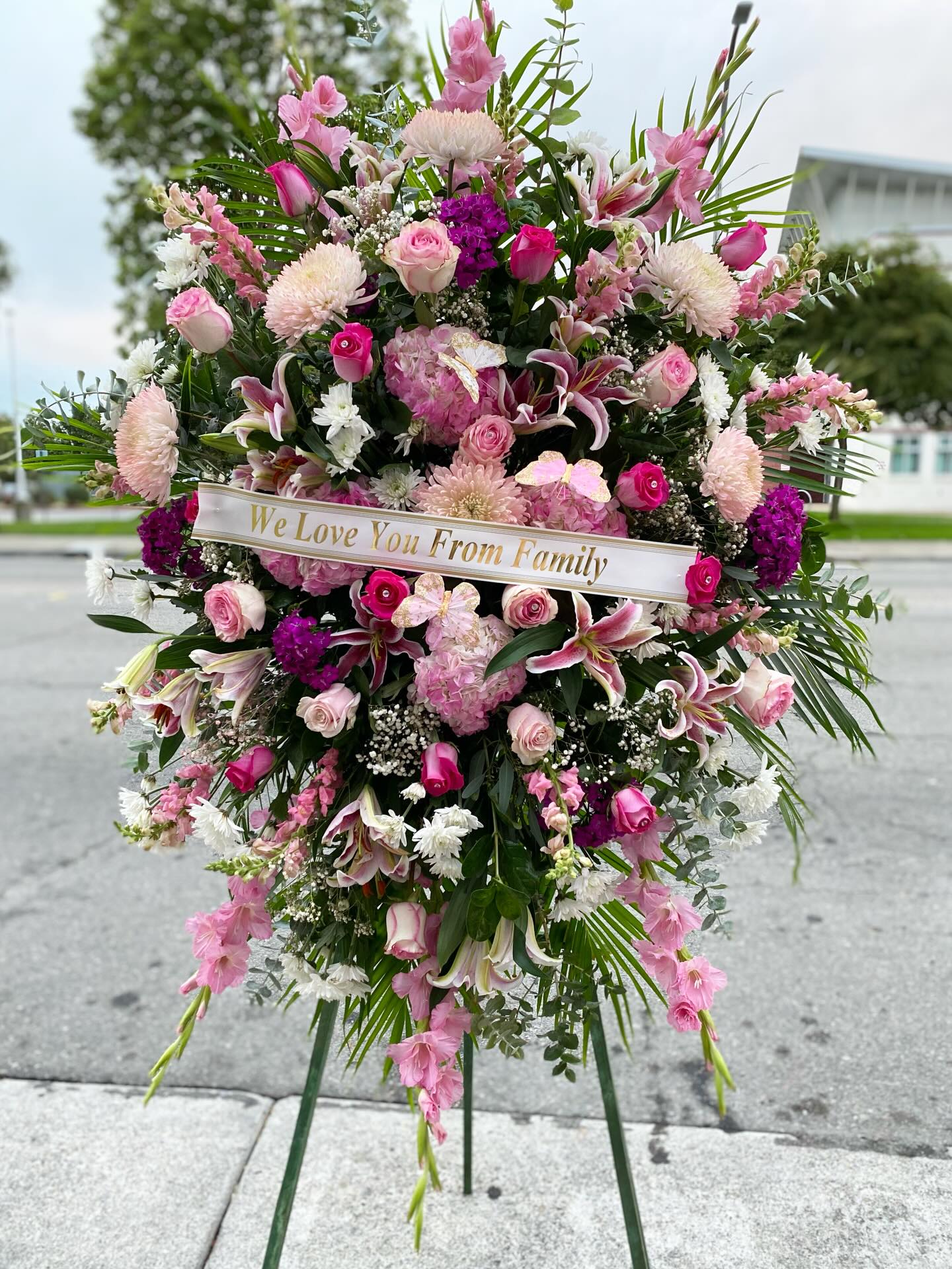 A tribute filled with love, prayers, and beautiful memories🌸🕊️🤍
#floralart #flower #floral #funeral
