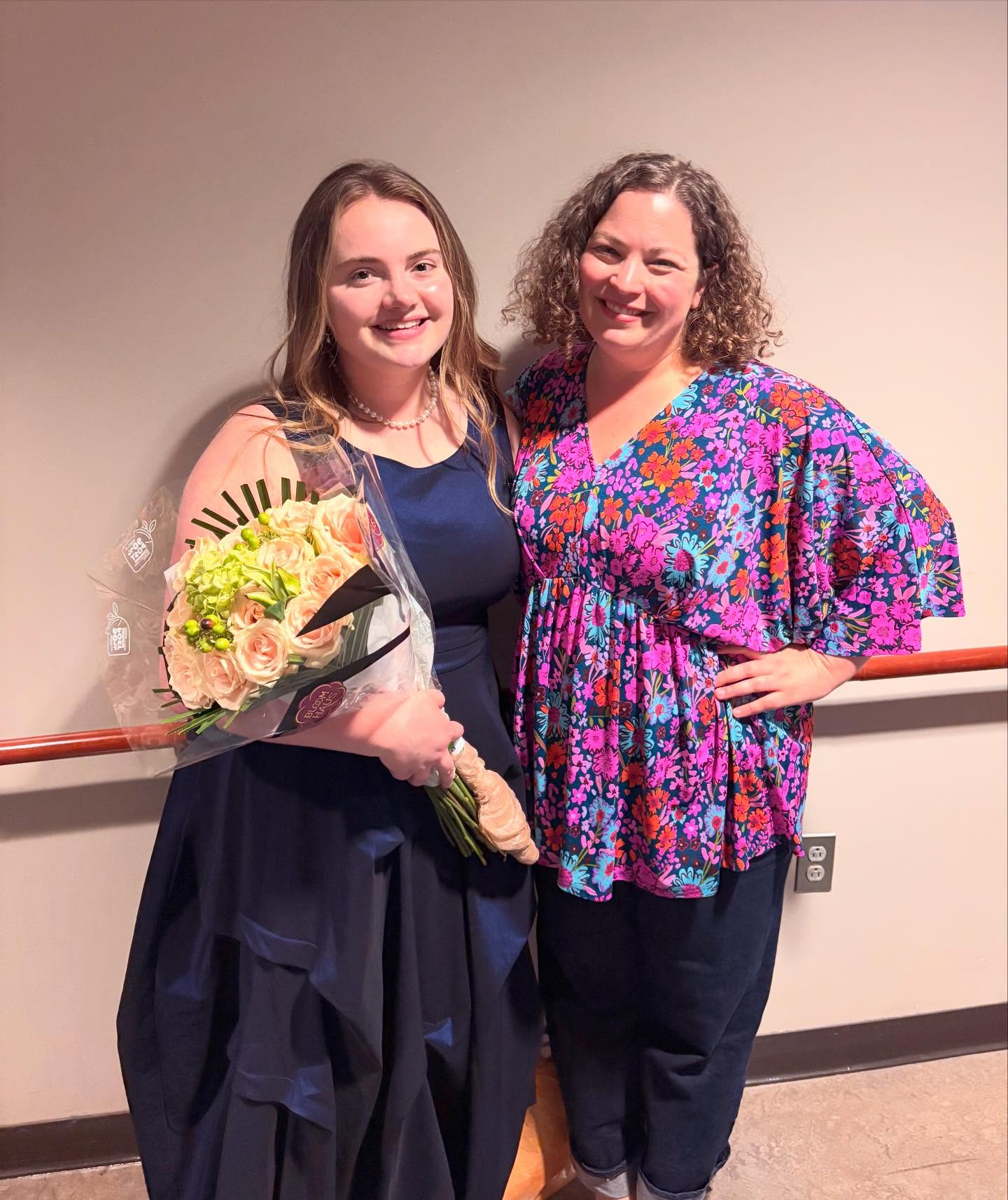 Brava, @maggieemellow , on a beautiful and hilarious sophomore recital! It has been so much fun this year guiding you as you figured out your own technique and grew so much as an artist and a human. And to top it all off, you literally blew us away with your saxophone playing.
I hope you’ll forgive me for sharing this little clip of your singing - you absolutely nailed the comic timing on “To Keep My Love Alive”!
#Recital #Sophomore #ABMusic #GoDawgs