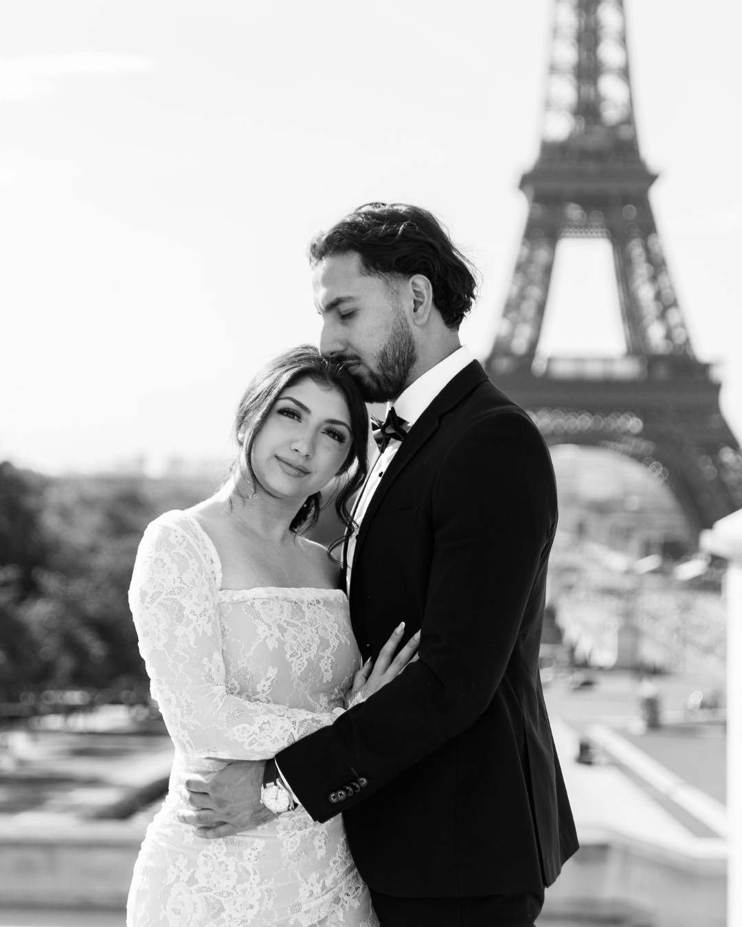 15 minutes. That's all we had. 🖤
Just two people completely in love
The best photos aren't made in hours. They're made in moments.
Planning a shoot in Paris? Let's create something beautiful together
📲 WhatsApp: +33 6 63 28 64 05
🌐 hugography.com
#parisphotographer #weddingphotographerparis #eiffeltowersession #pariscouple #parisinlove #bridalportrait