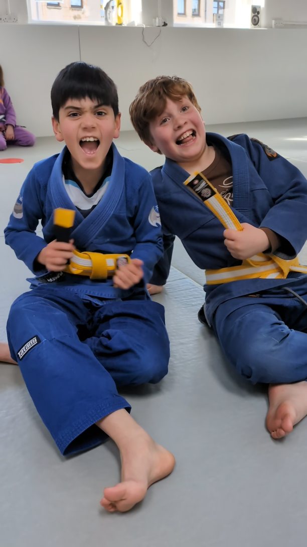 Some clips here from our recent kids gradings. Very impressive stuff. It's great to see how articulate and confident these young people have become. And their Jiu Jitsu is pretty good too!
#bjjkids