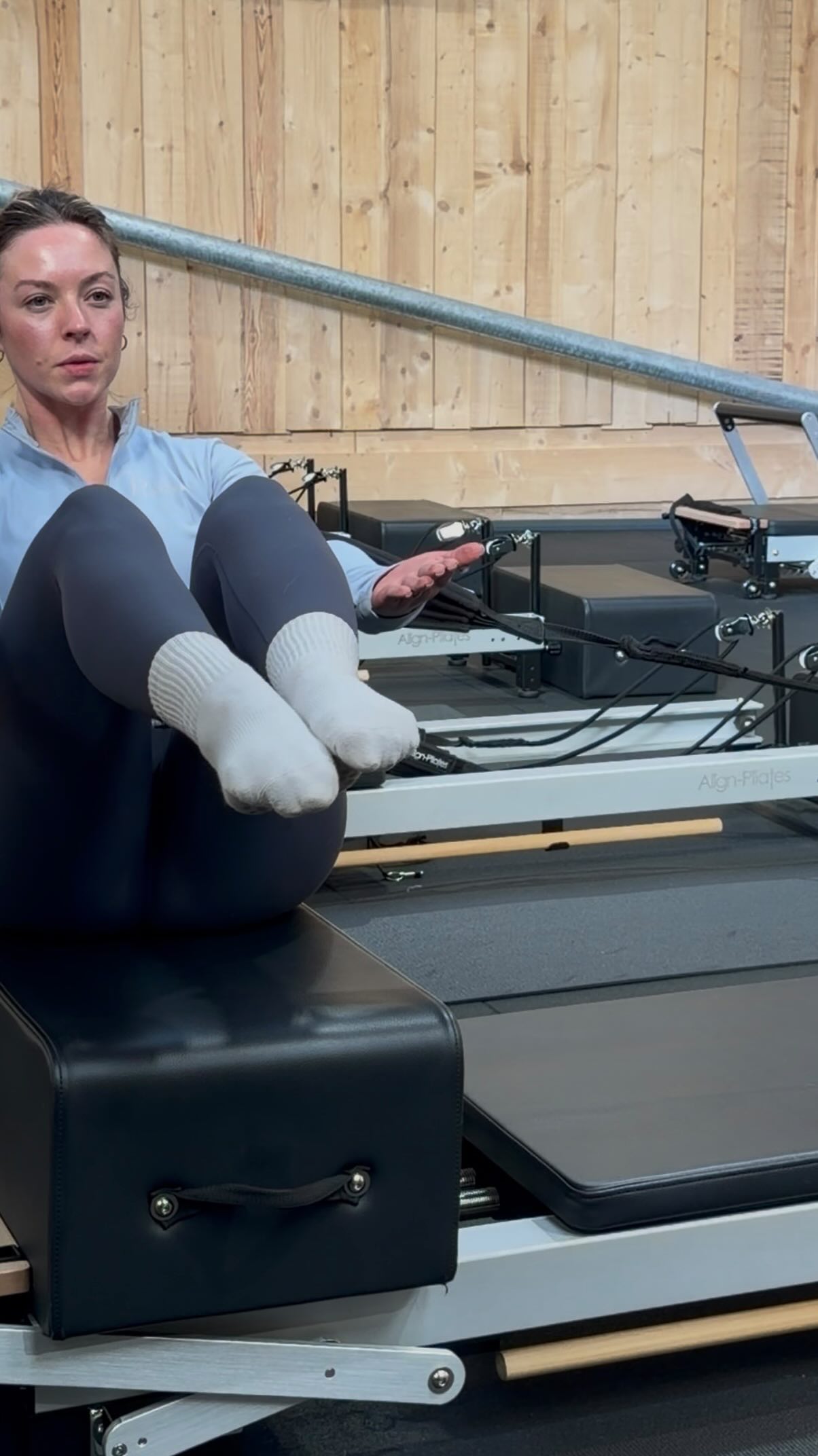Simple but definitely not sweet 😅🌶️
Loved teaching this recently in all different forms from beginner through to more advanced flows, with the strap, without the strap, hinge or no hinge, and a big focus on using the hamstrings to drive into the box.
Well done folks… same again this week? 😏
#pilatesabflow #longboxflow #reformerstudio #reformerlongbox