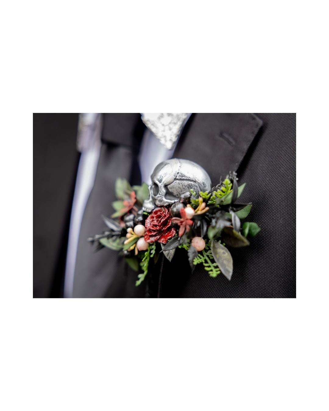 Dark romance at its finest.
An elopement woven with rich textures, deep tones, and beautifully intentional details. From the intricate styling to the quiet, meaningful moments, every element told its own story.
And just a moment for the groom… effortlessly embodying that timeless gothic elegance.
Elopements like this remind me that weddings don’t need to be big to be powerful—they just need to feel like you.
#NottinghamElopment #GroomDetails #elopmentphotographer #nottinghamwedding