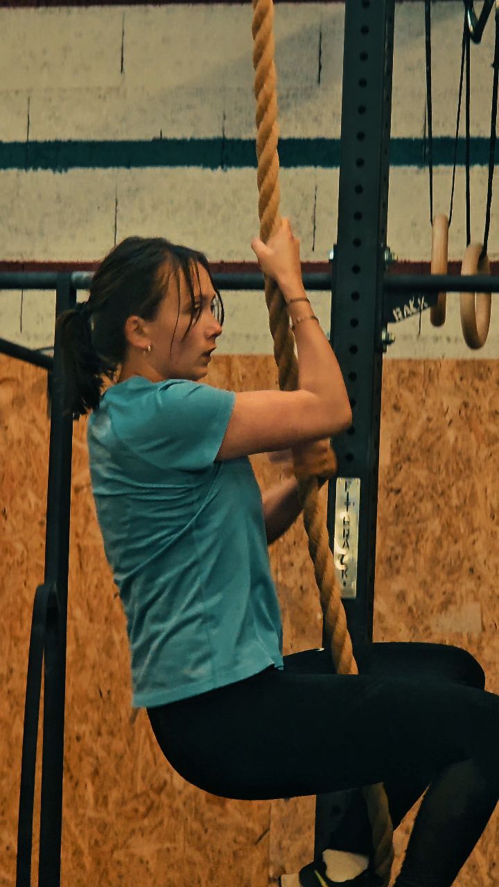 On ne cherche pas la perfection. On cherche le progrès. 📈
GHD, rope climb, double-unders... chaque session, chaque rep, chaque effort compte. 💧
Ici, peu importe le niveau, ce qui compte, c'est de se présenter, de se donner, et de repartir un peu meilleur qu'avant. ✨
C'est ça, CrossFit Lesdiguières. 🔥
Viens tester avec nous 💪