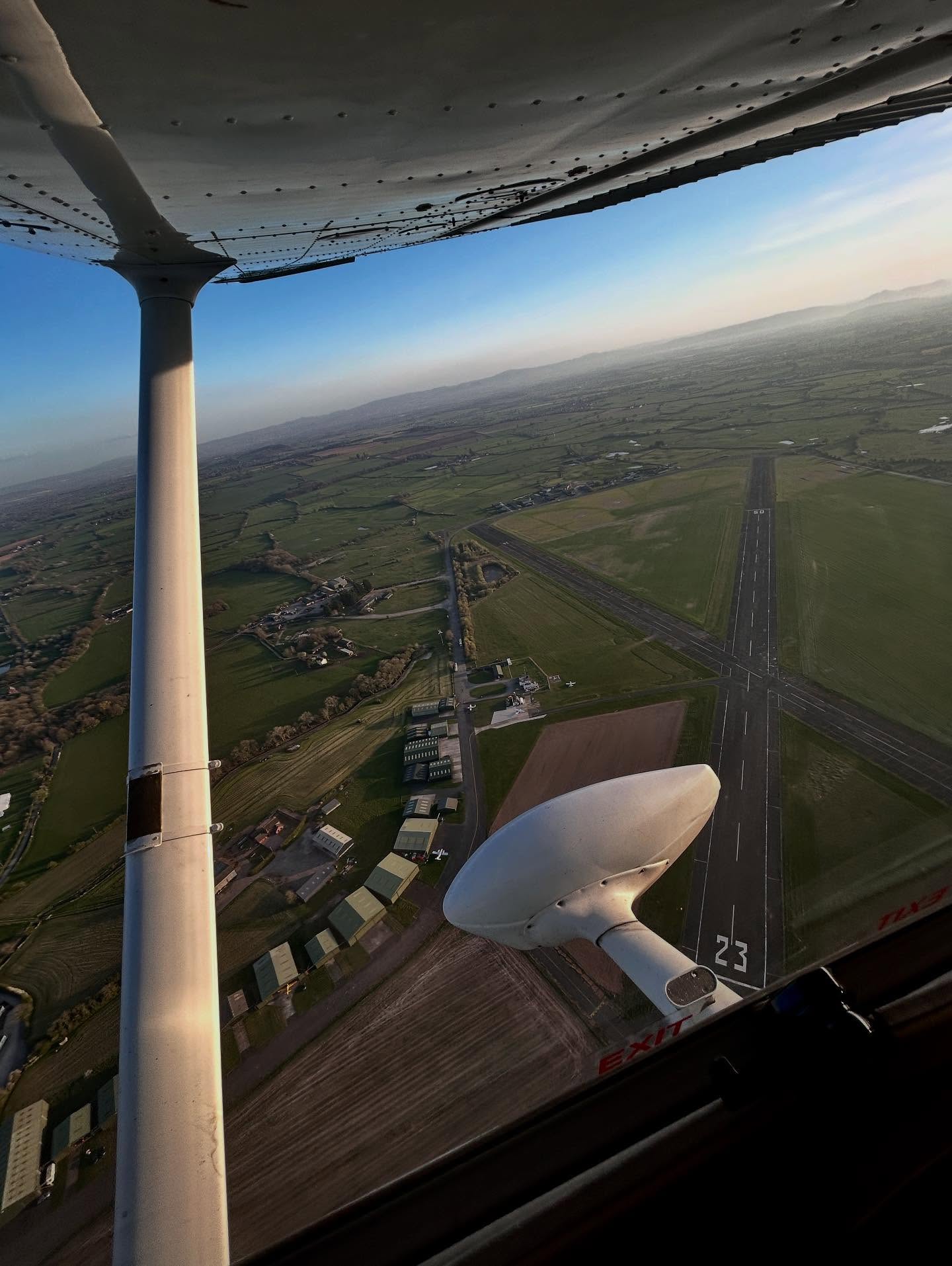 Getting that aerial view! Our home looking lovely in the spring sunset. Always wished to see the world from above? We offer a range of trial flights to suit every desire. Check out our website for more. #trialflight #aerialview #shropshire
www.shropshireaeroclub.com/tlv or ring our office on 01939 232882