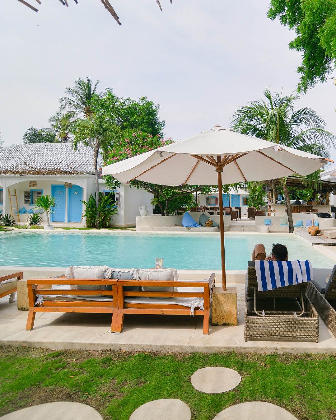 A hidden gem in the right place✨
✅ Near the harbour
✅ Close to the beach
✅ And made for slow island days
#KOHOAir #GiliAir #GiliAirIsland #HiddenGem #StayInGili #VisitLombok #IslandEscape #BoutiqueHotel #BeachStay #IslandLife