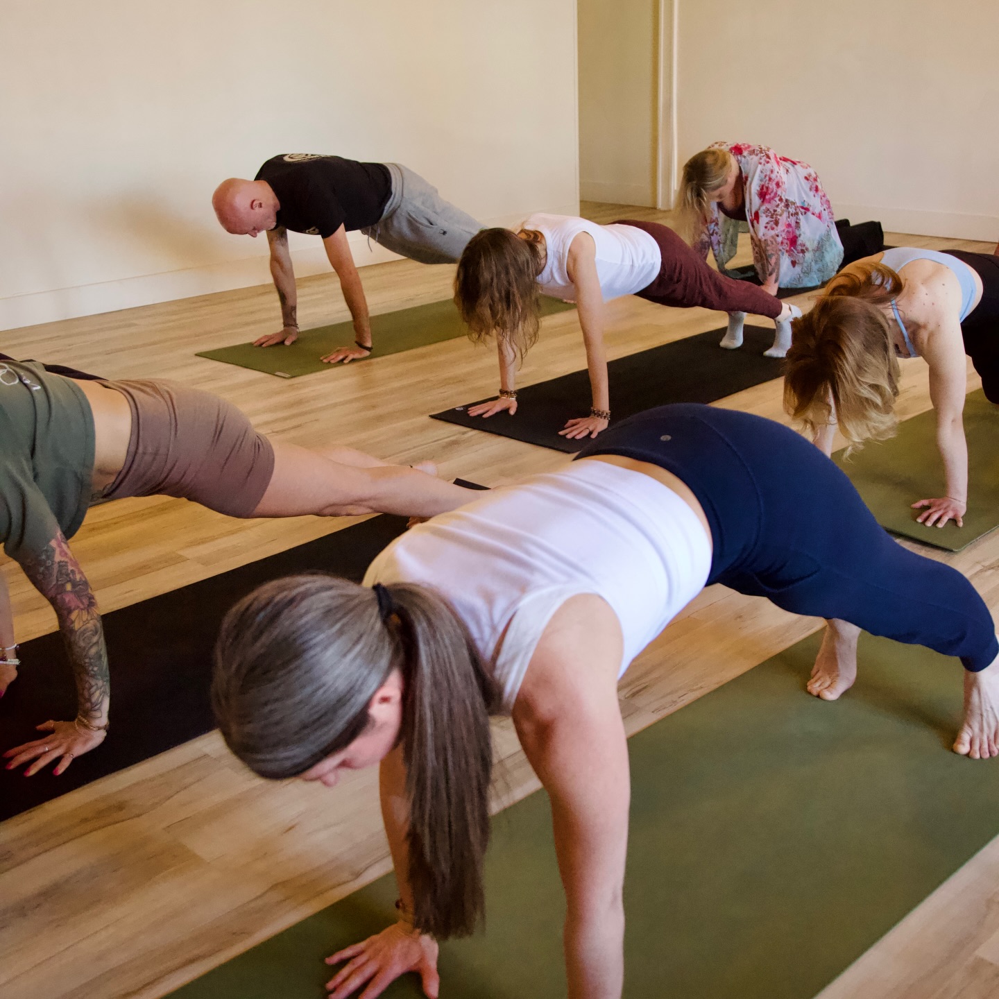 🔥 NEW CLASS DROP 🔥
Strength meets stillness. Effort meets ease.
Introducing Pilates Core + Yin (Warm) - your new Monday morning reset.
We’ll fire up the body with core-focused Mat Pilates, then slow it all the way down with deep, grounding Yin.
✨ Infrared heat to support recovery + relaxation
🧘♀️ Strength, stretch, and soften in one class
🌿 The perfect balance to start your week
Come feel strong, open, and centered - inside and out.
📅 Mondays 10AM
📍 Vital Vibes Yoga
🧘🏻♀️ @kmariemusic
📸 cred @brebolenphotography
#VitalVibesYoga #NewClass
#WarmYoga #InfraredHeat #StrongAndSoft